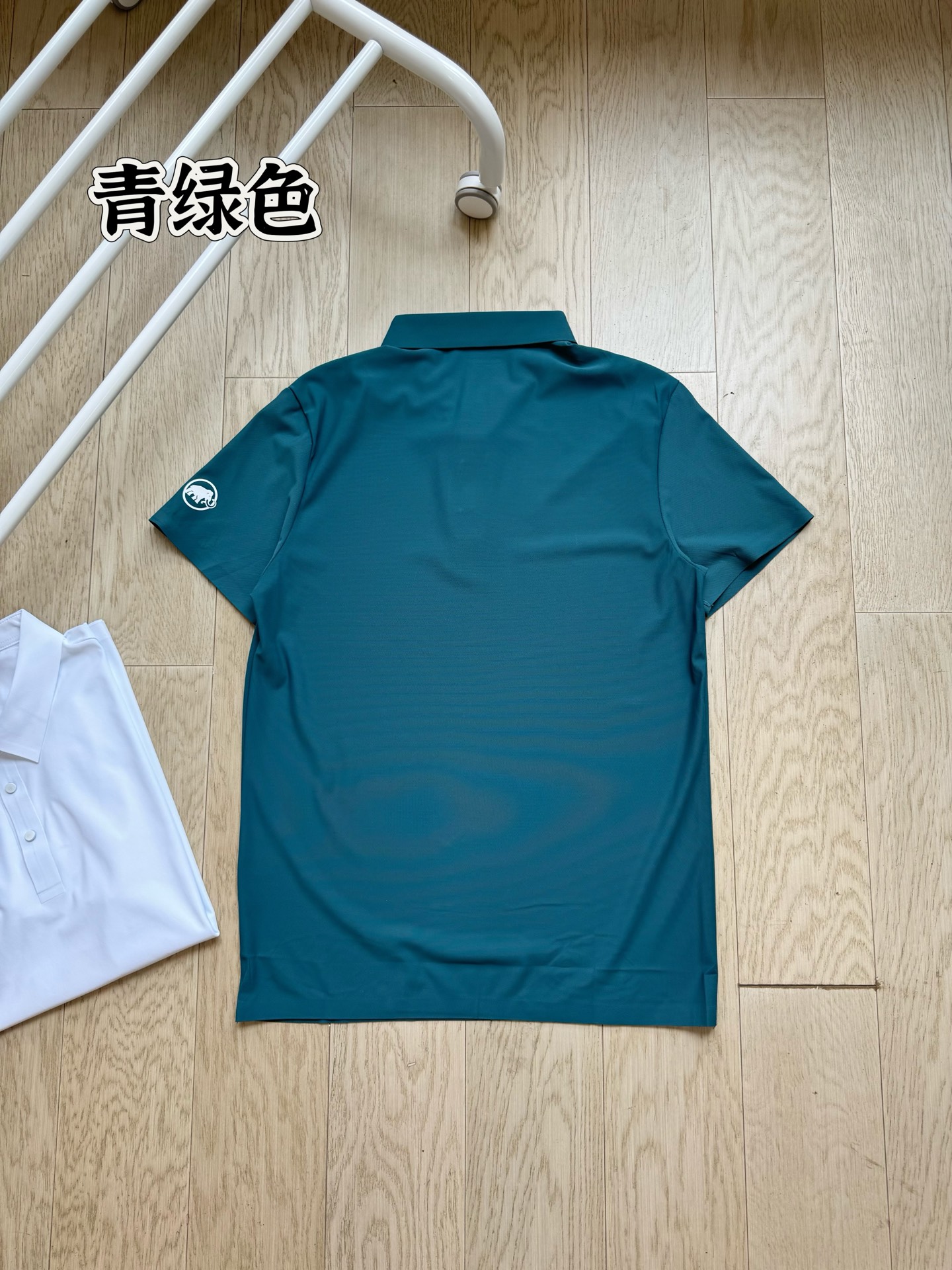 80💰
猛犸象25ss夏季新款翻领胸标logo短袖T恤,夏季POLO衫短袖,商务休闲简约风,上身帅气百搭,夏季必备百搭奢潮单品
高端定制冰丝无痕速干面料 ,穿着舒适、丝滑透气 、 胸前➕袖臂经典简约字母logo设计,翻领纽扣设计,百搭商务休闲款,潮男必备单品 ,上身帅气百搭,做工精致,细节到位,诚意满满
🏊🏻非常适合当季的款,上身百搭不挑人,玩转你的潮流,期待你我共同的驾驭🌞
尺码表:
衣长 胸围 肩宽 袖长 推荐身高体重
M 65 100 43 65 ,适合身高160到165,体重80-105斤
L 67 104 45 67 ,适合身165到170,体重105-125斤
XL 69 108 46 69 ,适合身高170到175,体重125-140斤
2XL 71 112 48 71 ,适合身高175到180,体重140-155斤
3XL 73 116 50 73 适合身高180到185,体重155-170斤
4XL 75 120 51 75 适合身高185到190,体重170-185斤
5XL 77 124 52 77 适合身高185到195,体重185到205斤