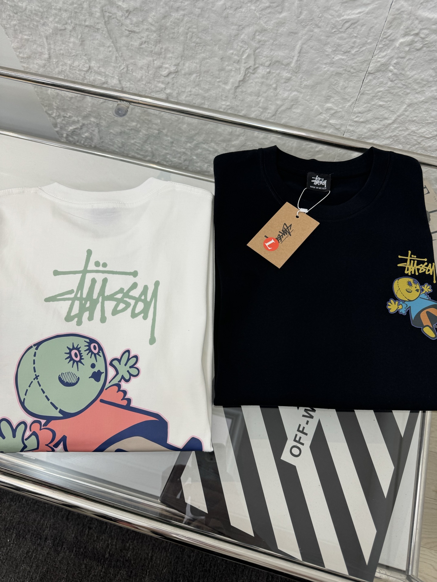 💰155包邮
▷ Stussy 斯图西 25SS 彩色布偶印花男女情侣款短袖T恤
- 小红书热门爆款,明星网红同款穿搭,男女日常通勤穿搭必备单品!
- 高品质260克高克重双纱面料,亲肤透气不起球,印花采用进口浆料,时尚又个性,超级洋气的一款,强烈推荐单品,宽松版型休闲舒适不挑人,日常都很实穿时髦百搭~
- 不挑年龄,不挑身材,不挑性别,情侣百搭款式,可机洗,不掉色,耐撕扯,所有细节均为原相机实拍,放心入手!
𝐜𝐨𝐥𝐨𝐫 :黑色 白色
𝐒𝐢𝐳𝐞 :M L XL 2XL 3XL
▁尺码表▁
M: 胸围100 衣长68 肩宽44
L : 胸围106 衣长70 肩宽46
XL: 胸围112 衣长72 肩宽48
2XL:胸围118 衣长74 肩宽50
3XL:胸围124 衣长76 肩宽52
体重: 100斤-125斤 推荐穿M码
125斤-150斤 推荐穿L码
150斤-170斤 推荐穿XL码
170斤-190斤 推荐穿2XL码
190斤-210斤 推荐穿3XL码
温馨提示:手工测量,存在1-3cm误差实属正常,请以实物为准!