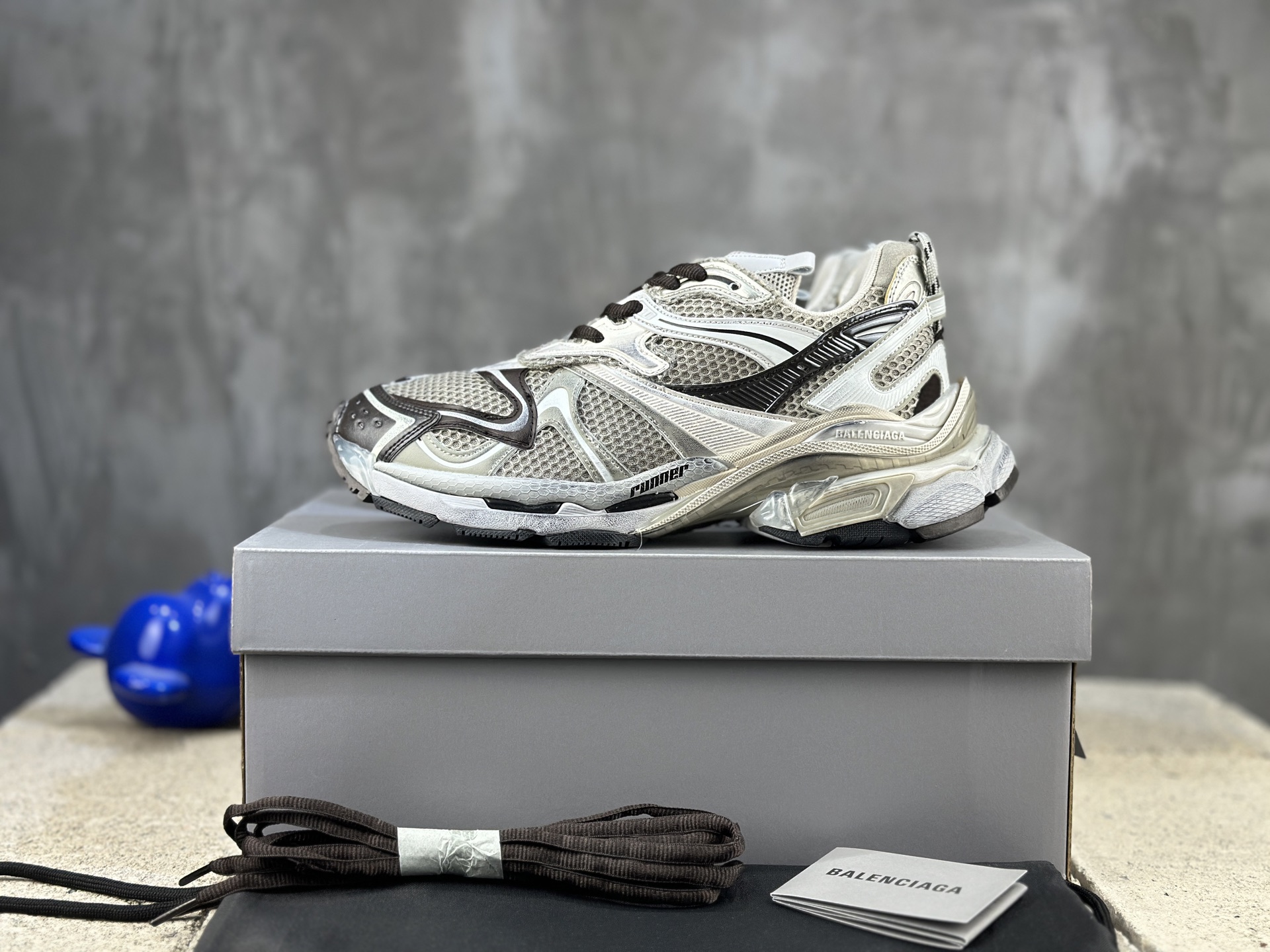 Runner-2 Estilo destrucción Las nuevas BALENCIAGA Balenciaga-Runner muestran el estilo de las zapatillas del …