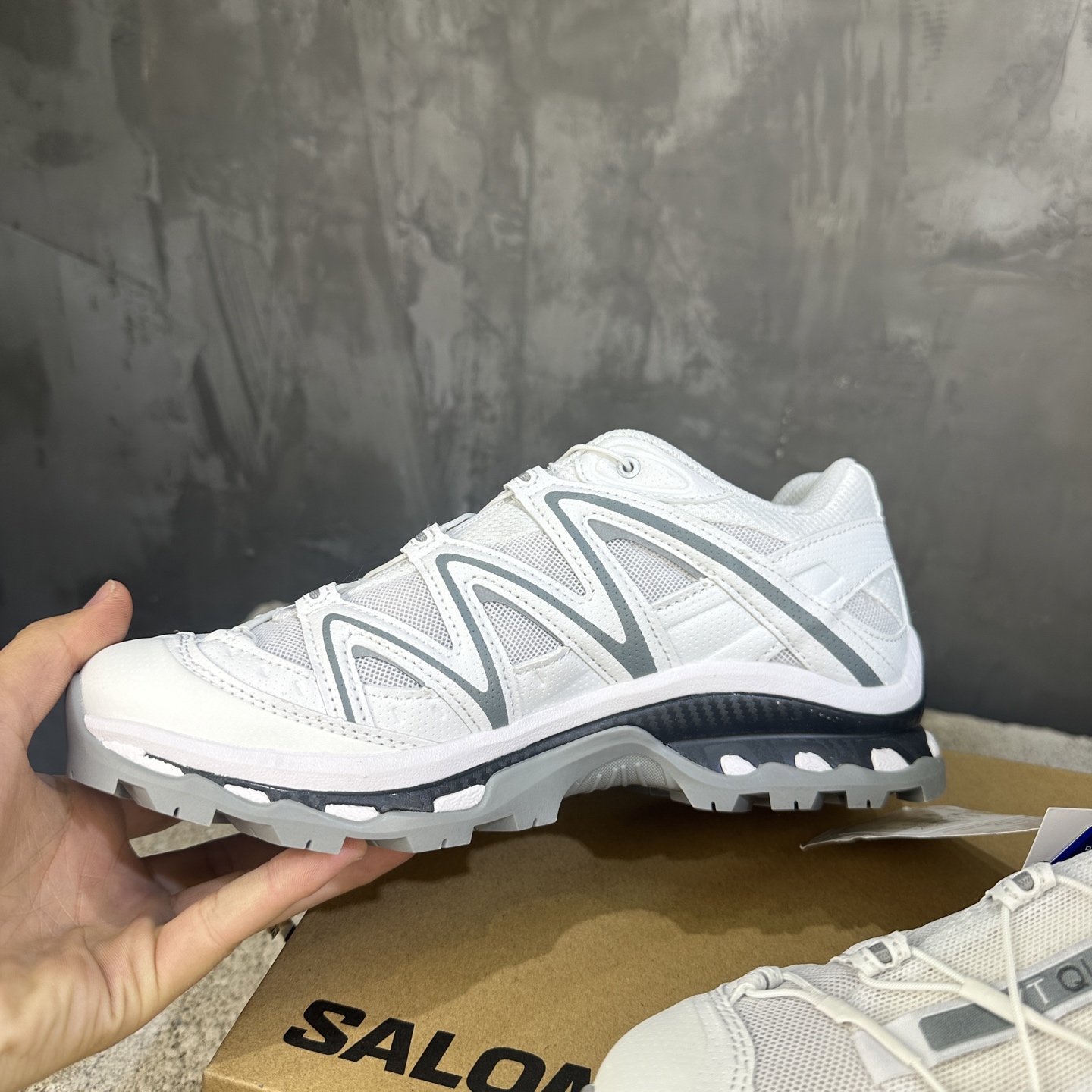 Salomon XA PRO 3D Outdoor Running Shoes - Breathable, Cushioned, and Durable 6 i1745221217597 235 0 4