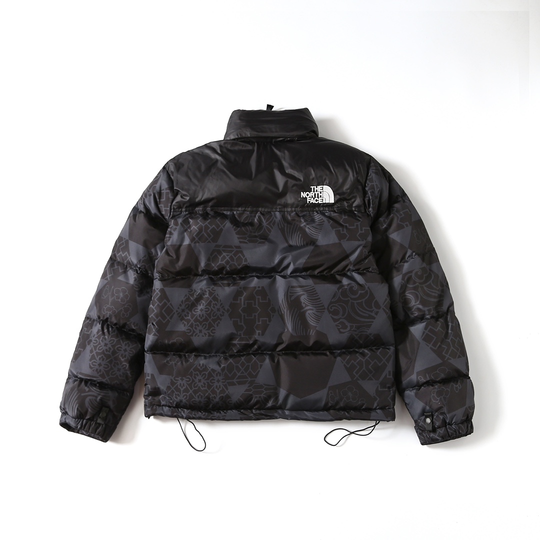 供货价:70💰北面联名棉服🌟官网同步上新24色,全网首发,专柜一致的Ykk拉链,原包装➕原吊牌 (飞机盒包装袋➕5)
北面The North Face 联名黑剪纸设计北面羽绒棉服 定制防风面料 内胆手塞棉 YKK五金拉链 纽扣 魔术贴细节满满 进口机精密刺绣 500g填充上身保暖 又不显得臃肿 男女同款秋冬搭配潮流
颜色:图片色
码数:图九