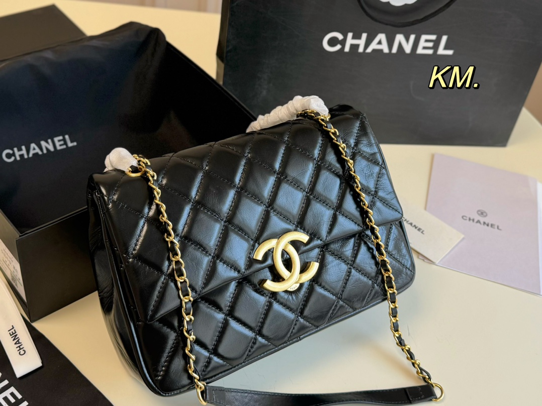 Chanel Sacs À Bandoulière & À Épaule Noir Cuir de vache Vintage La chaîne