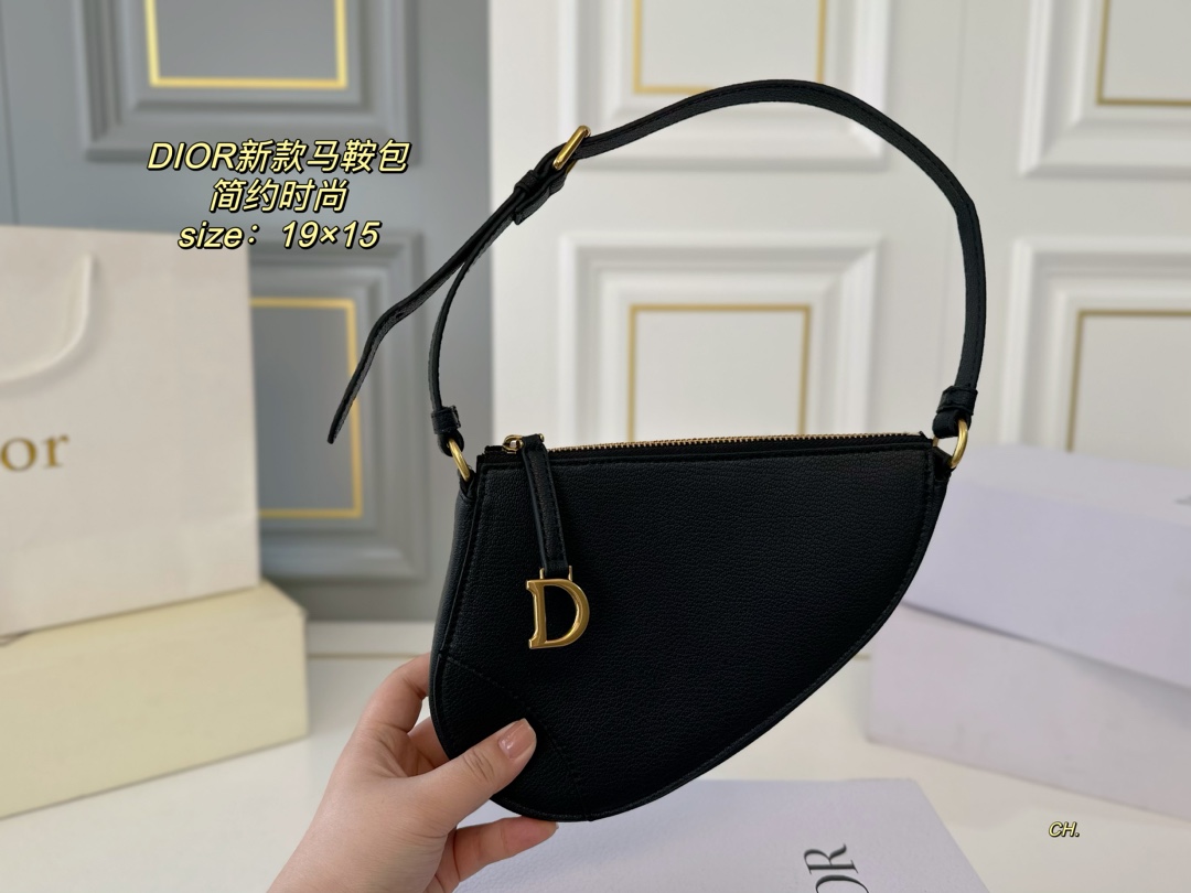 Dior Aaaaa +
 Sacs À Selle Quincaillerie en or Fashion