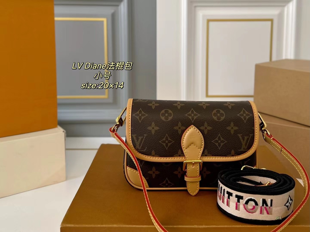 Louis Vuitton LV Diane Les répliques
 Sacs À Bandoulière & À Épaule Vintage Baguette longue