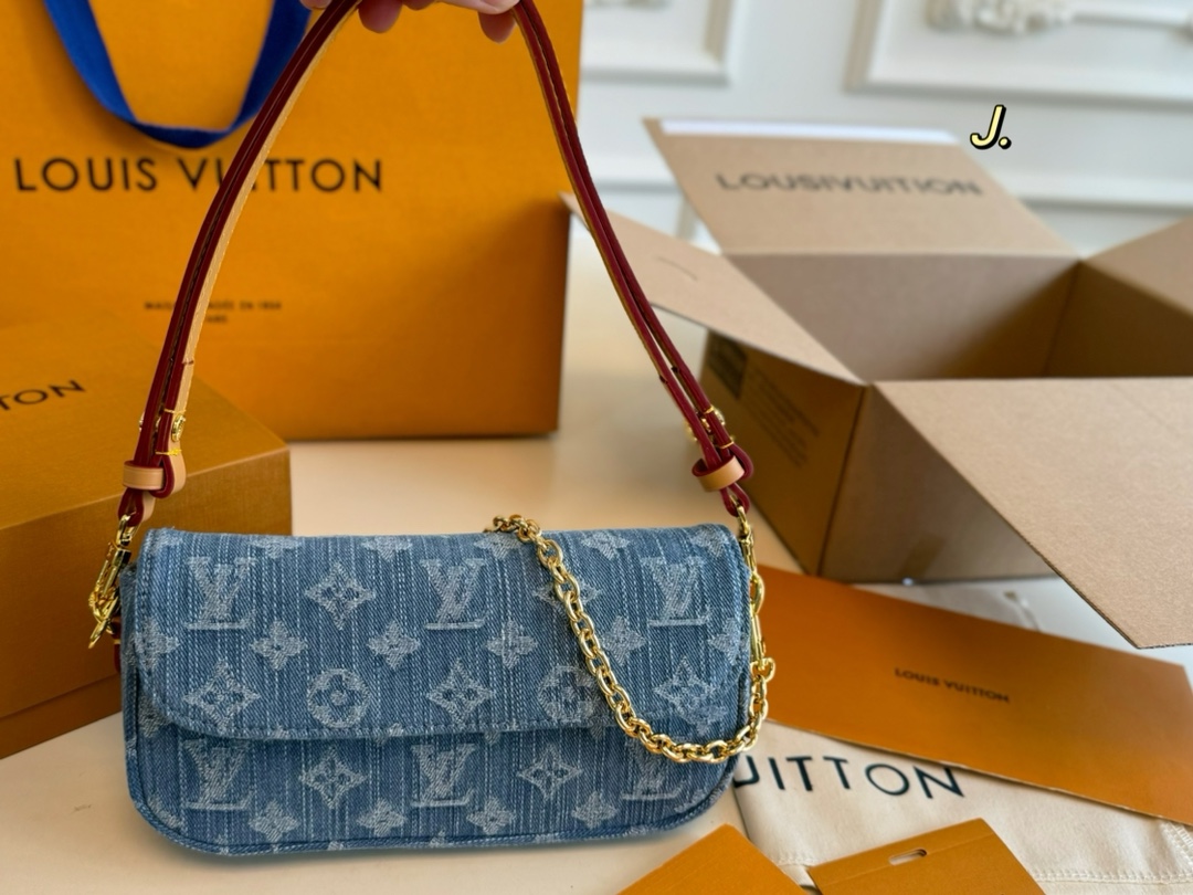 Louis Vuitton Taschen Umhängetaschen  & Schultertaschen Ketten