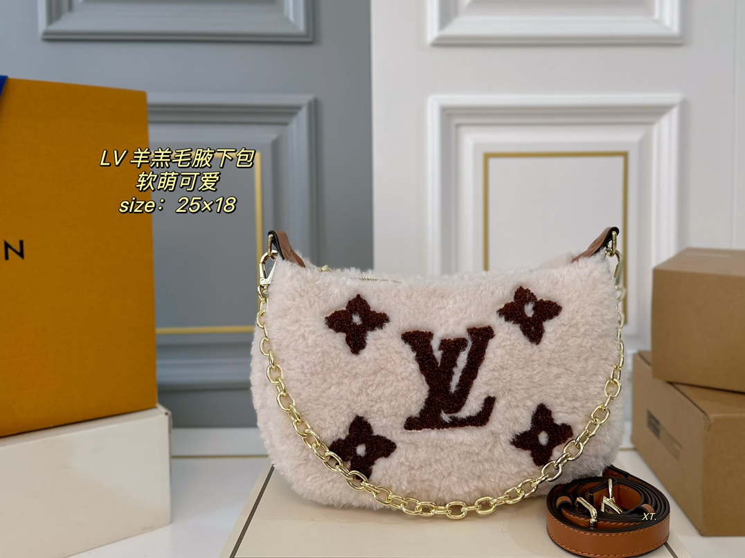 Louis Vuitton Faux
 Sacs À Bandoulière & À Épaule Lambswol Collection automne – hiver Sous les aisselles