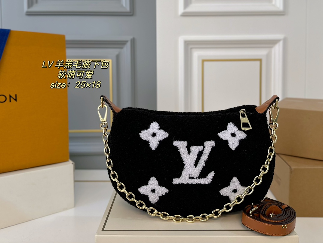 Louis Vuitton Sacs À Bandoulière & À Épaule Lambswol Collection automne – hiver Sous les aisselles