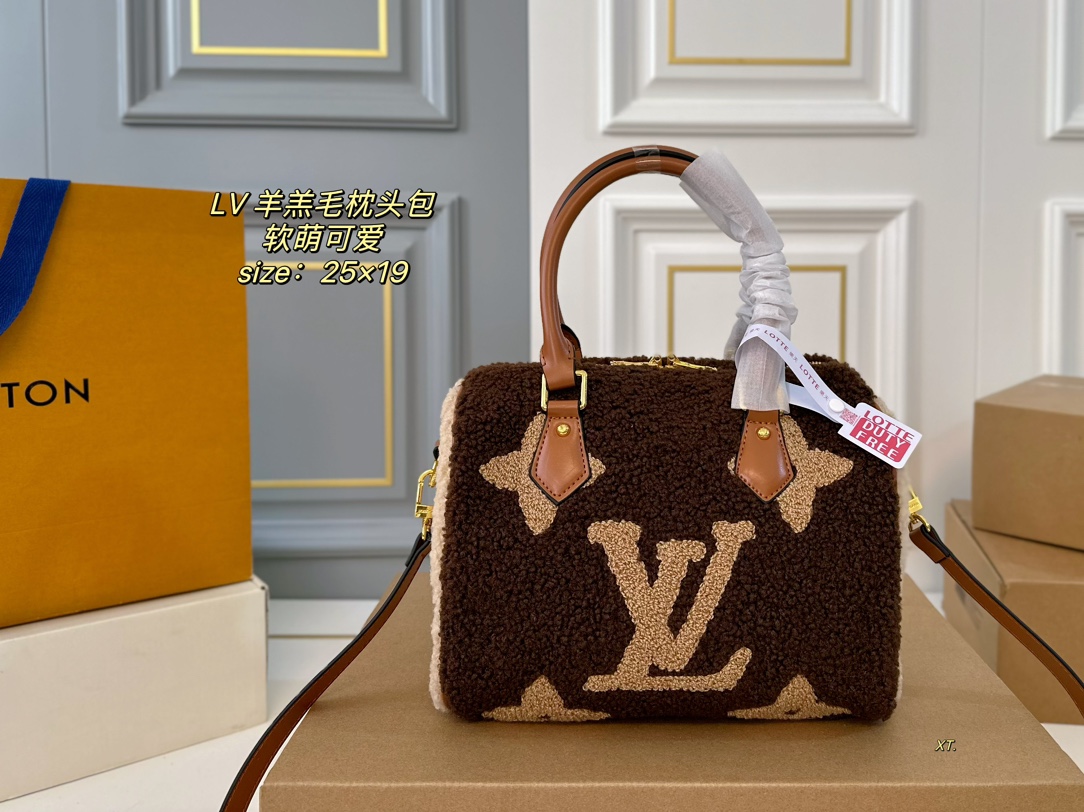 Louis Vuitton Sacs À Main Sacs À Bandoulière & À Épaule Lambswol