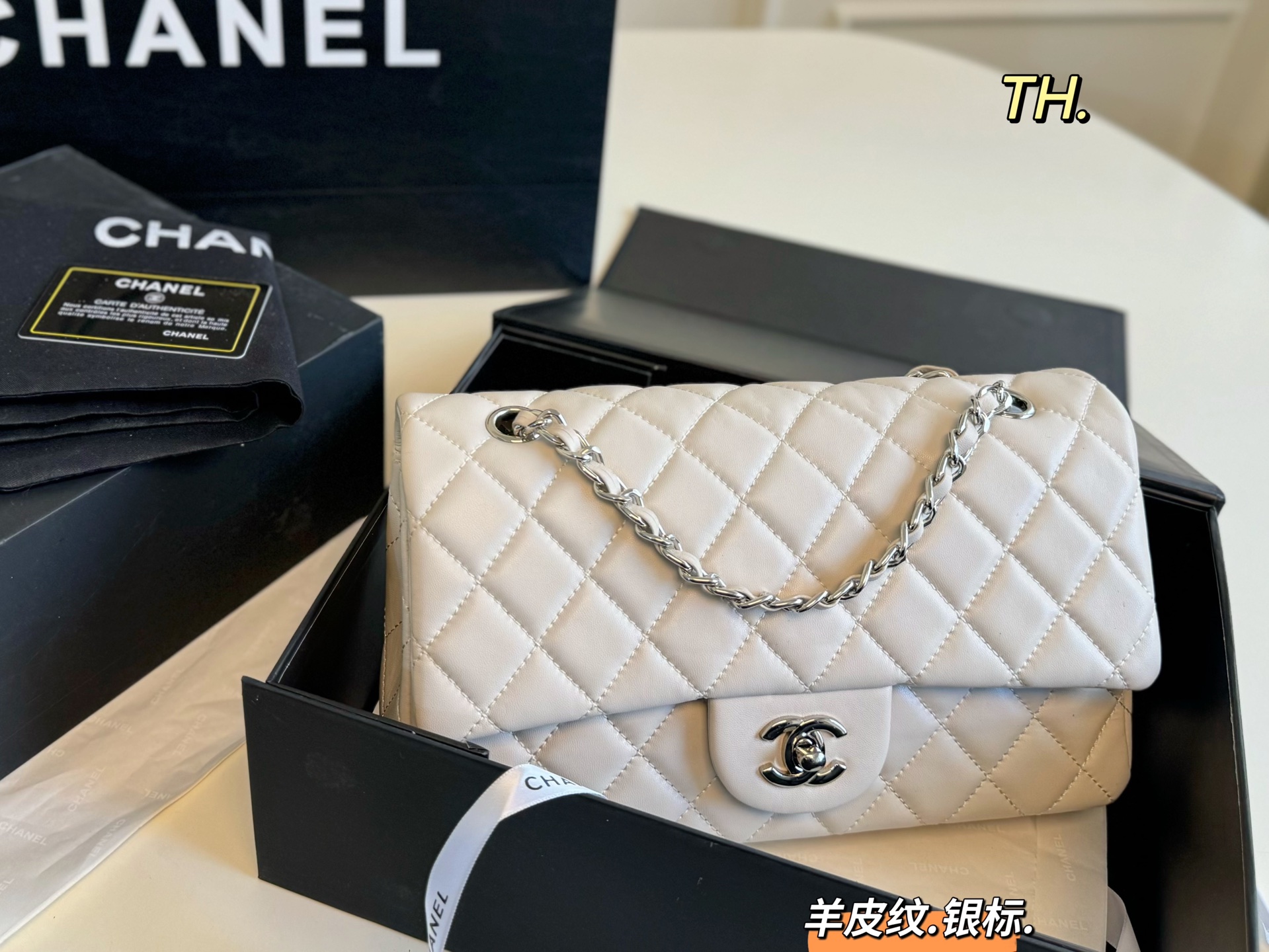 Chanel Classic Flap Bag, Double Chain, Olive Green, Lambskin Leather, 25 x 15 cm 3 i1746763082367 387 0 1