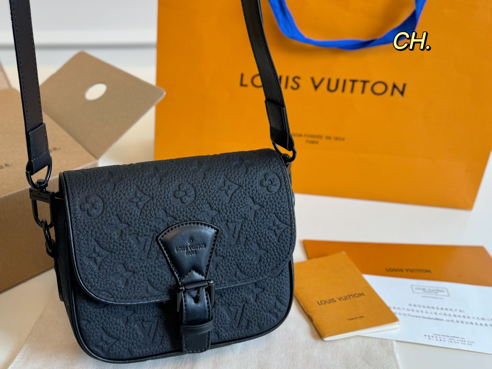Louis Vuitton Montsouris Black Embossed Leather Crossbody Messenger Bag 3 i1746763546091 7123 0 1