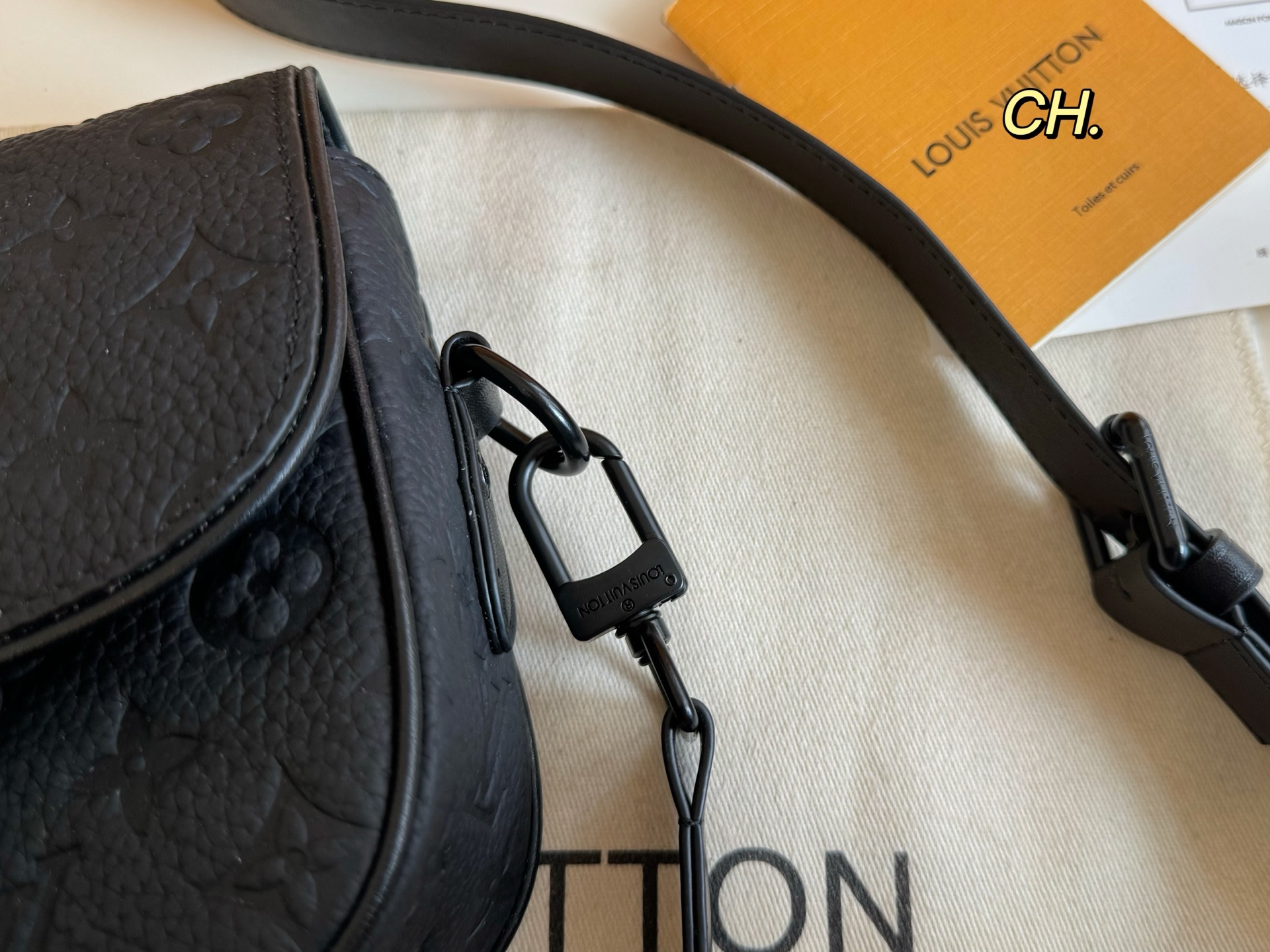 Louis Vuitton Montsouris Black Embossed Leather Crossbody Messenger Bag 8 i1746763546364 4970 0 6