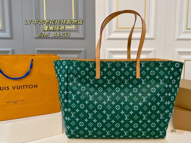 Louis Vuitton Vintage Monogram Green Tote Bag, 44x33 cm 1 Louis Vuitton Vintage Monogram Green Tote Bag, 44x33 cm