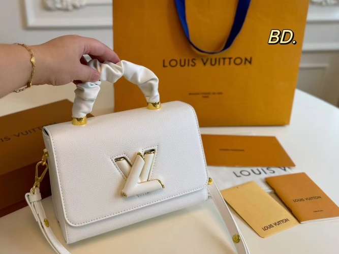 Louis Vuitton Twist Crossbody Handbag, Leather, White, 23x16cm 1 Louis Vuitton Twist Crossbody Handbag, Leather, White, 23x16cm