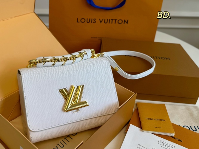 Louis Vuitton Twist Handbag, White Epi Leather, Gold Hardware, 23x16 cm