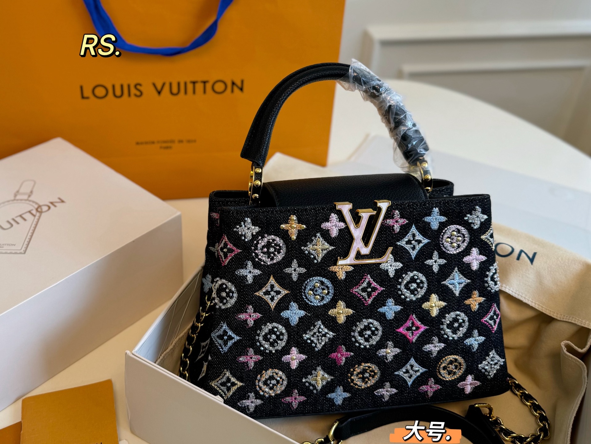 Louis Vuitton Capucines Denim Geborduurde Handtas - Stijlvol & Elegant, 27cm