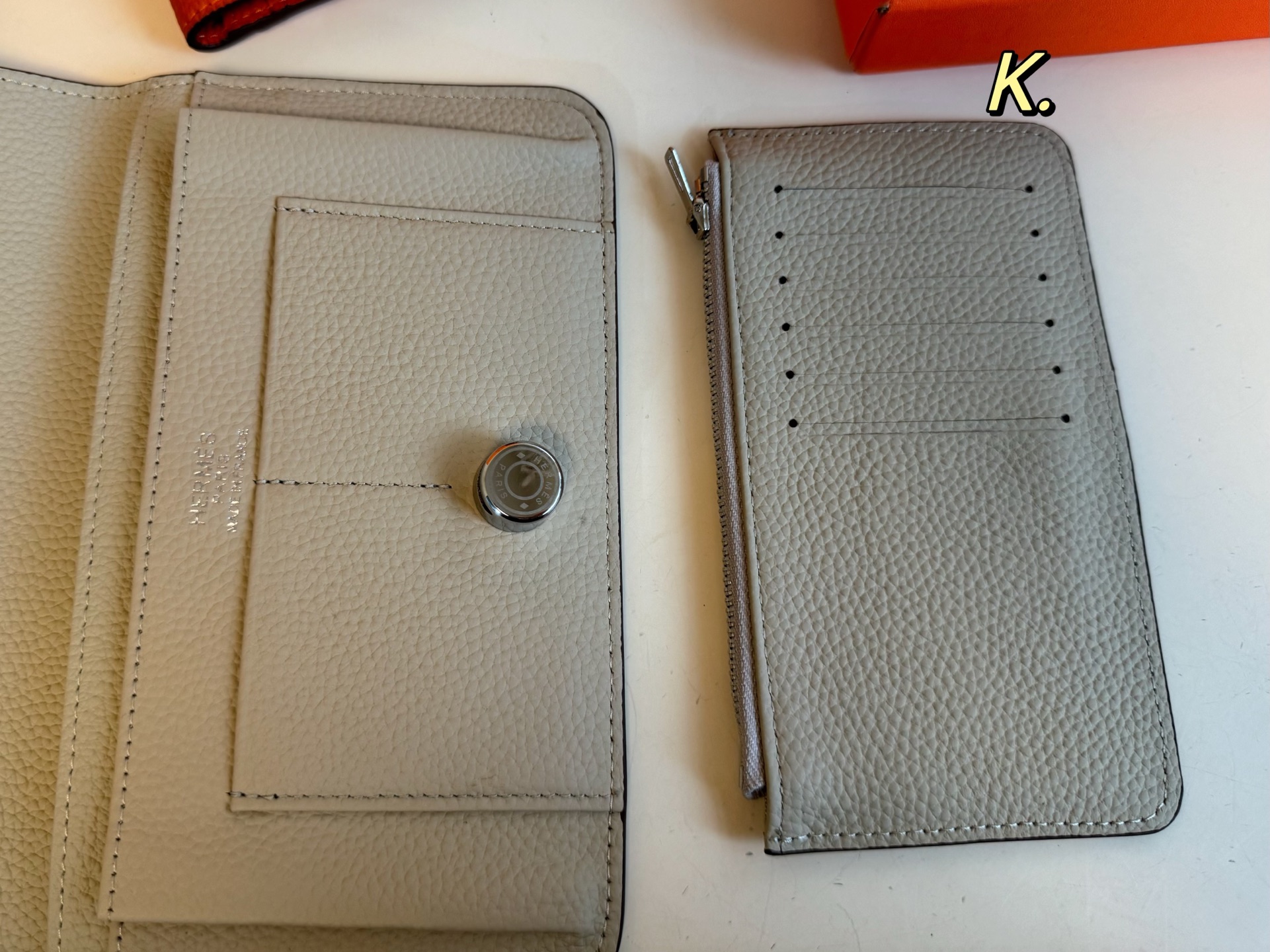 P125 头层牛皮 （配盒）

size：12.5×20
Hermes爱马仕dogon钱包护照夹💕
银行卡、零钱、机票、护照都可以装下
容量大，卡位多，实用又方便！
颜值高，旅行必备❤️