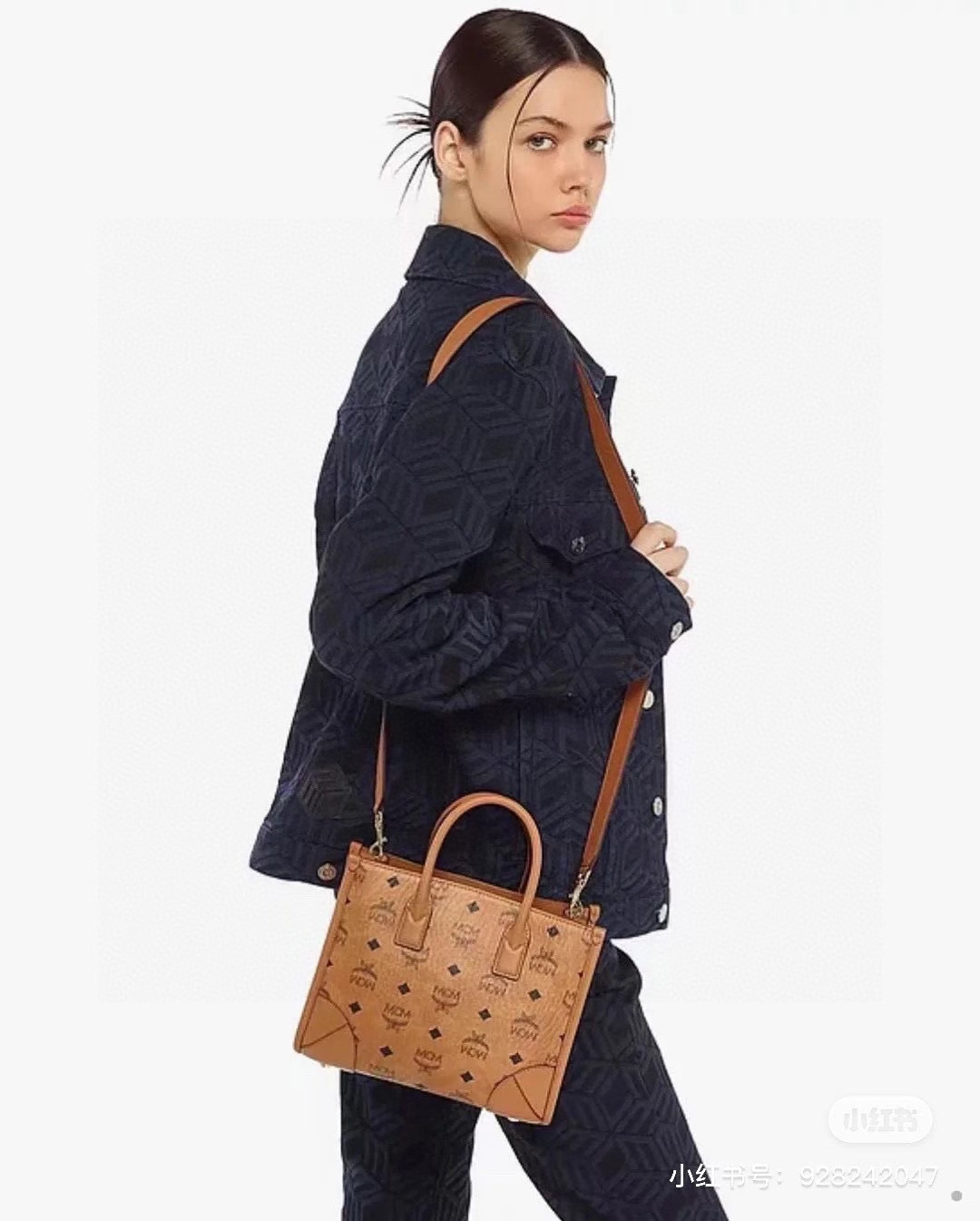 _dar9sbk26NjQ-7tkJ-xTxPaXvjUBez-5UTbvSdA