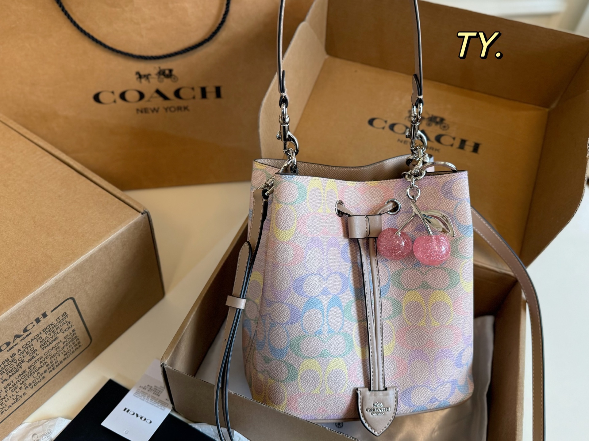 Sac COACH (boîte avion) — photo 2