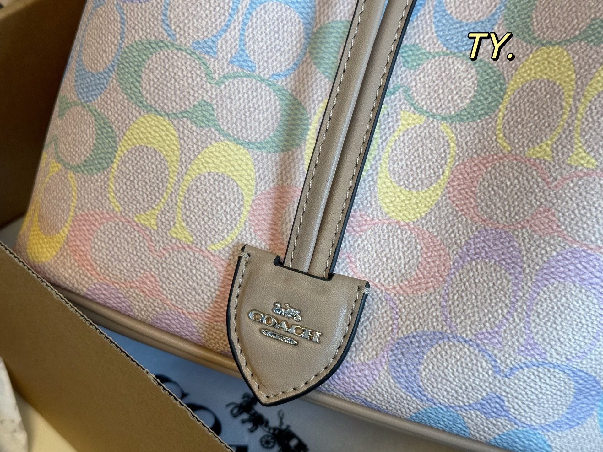Sac COACH (boîte avion) — photo 3