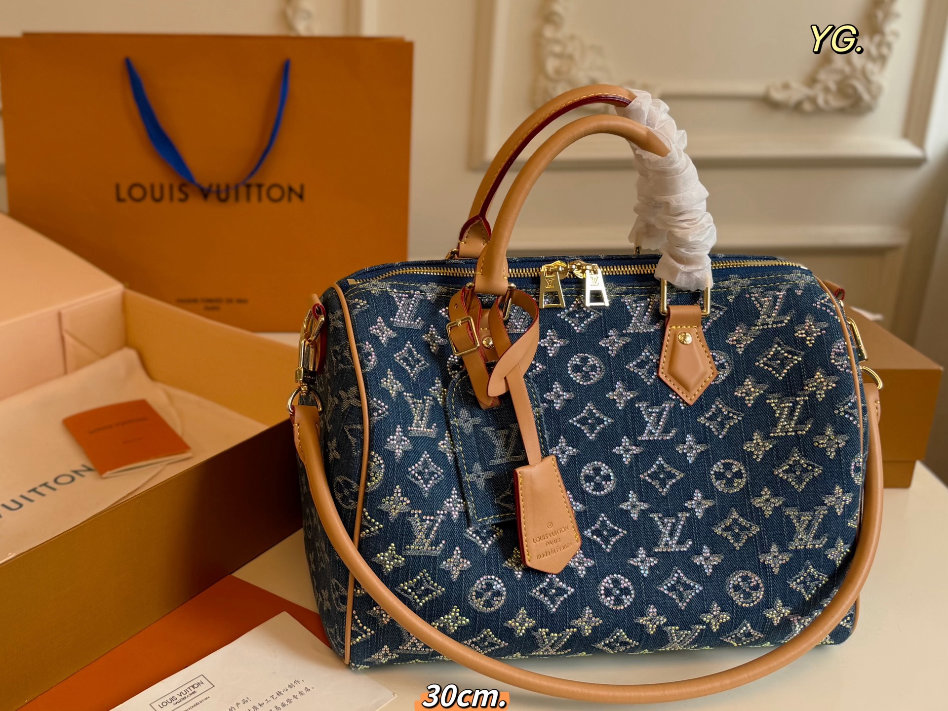 P285 30cm Folding Box Airplane Box | | Size: 30×21 | Lv Louis Vuitton Diamond-filled Denim Speedy Pillow Bag | Classic Reappearance, Lightweight And Fashionable | Comes With Shoulder Strap, Portable And Detachable | Denim Fabric, Fashionable And Versatile, Super Practical️