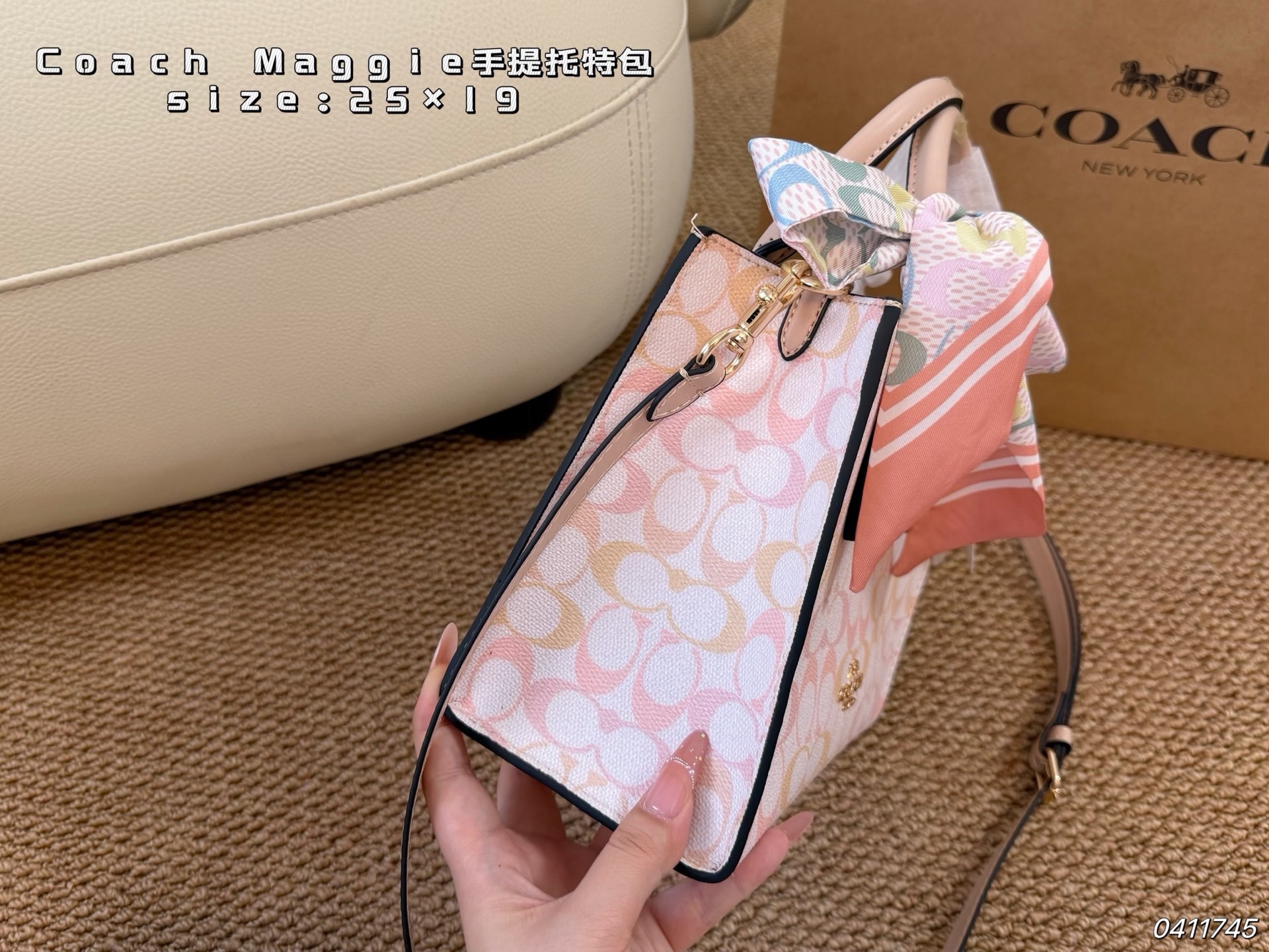 COACH bag airplane box) — photo 2