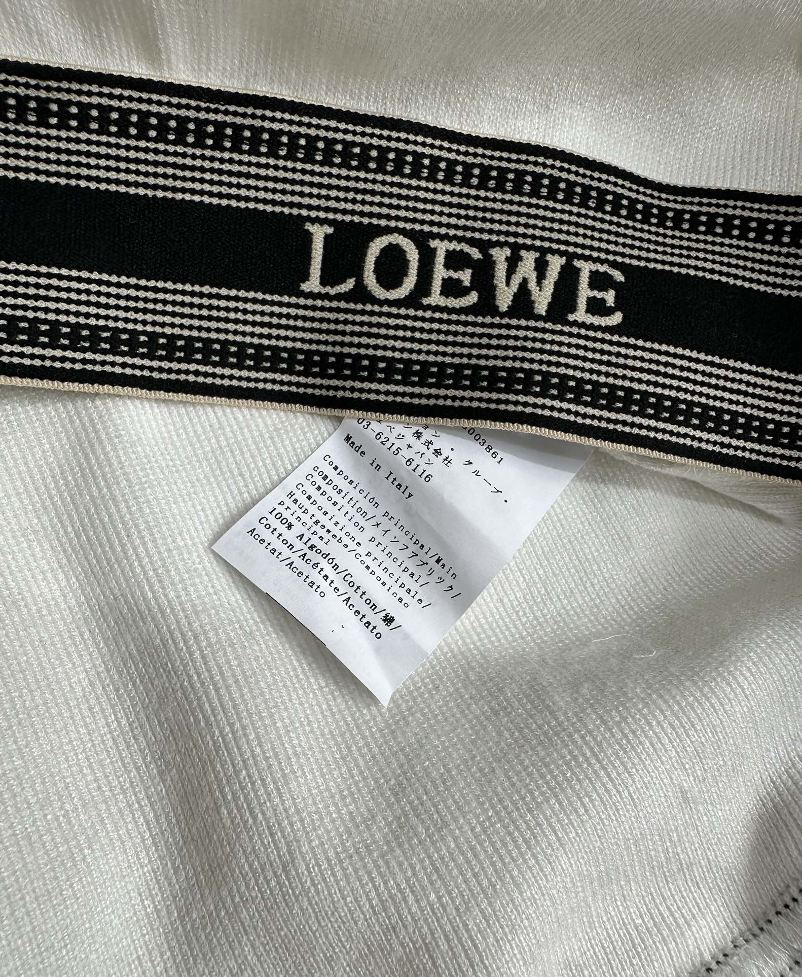 爆单推荐Loew*24早春新品时髦精必入超短款衬衫假两件套！内搭罗纹针织小背心一套上身时髦帅气！露肩设计