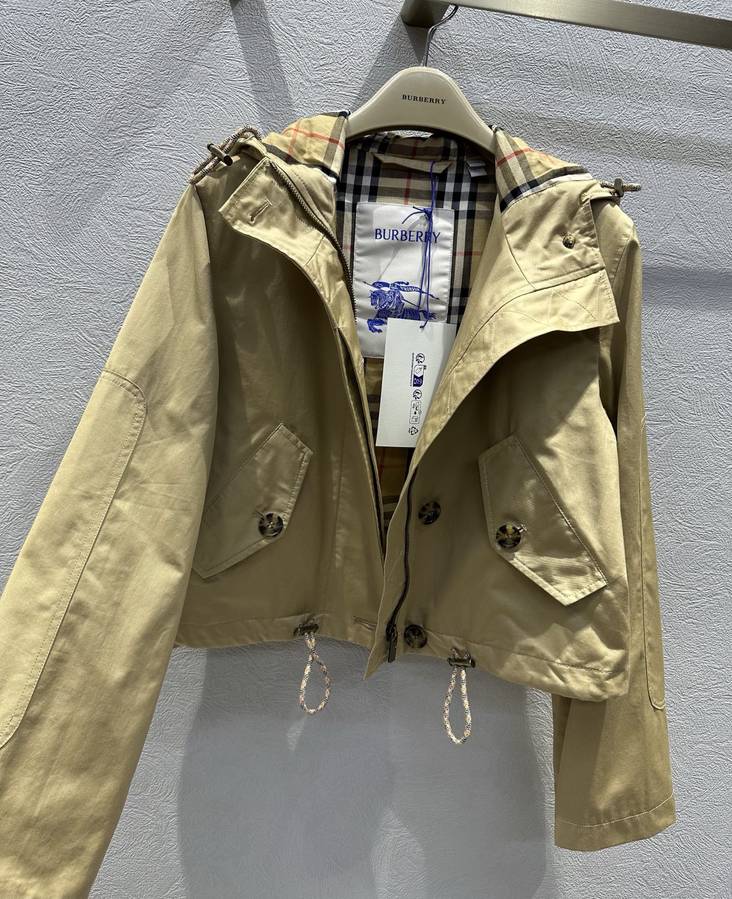 Burberry Women's Vintage Cropped Hooded Trench Coat - Classic Style 7 i1758080728700 6990 0 5