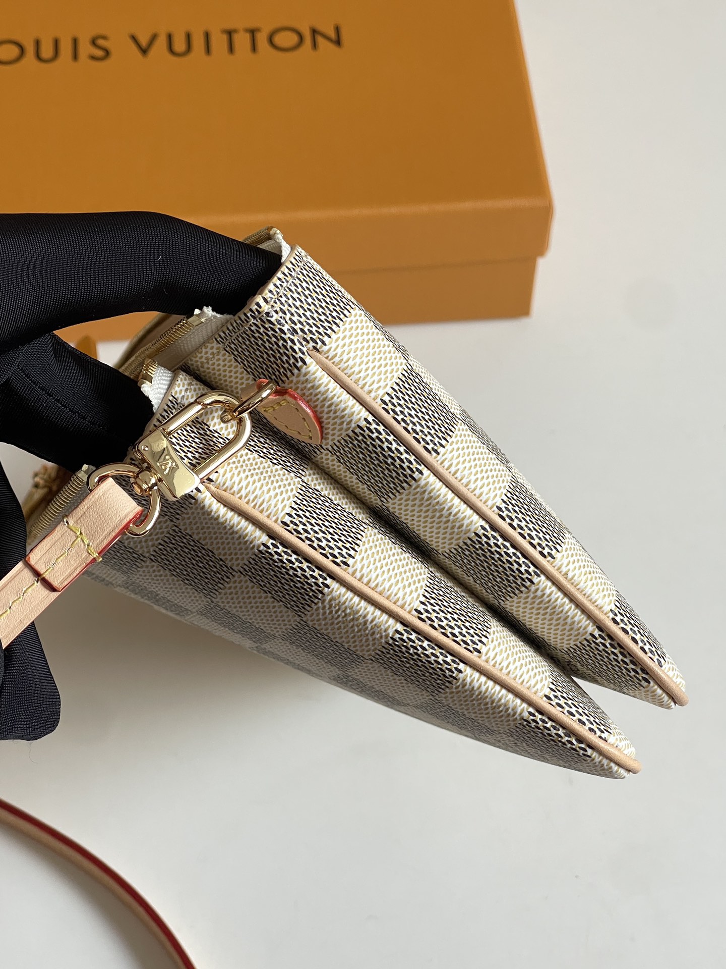 Louis Vuitton 白格本款 Double Zip