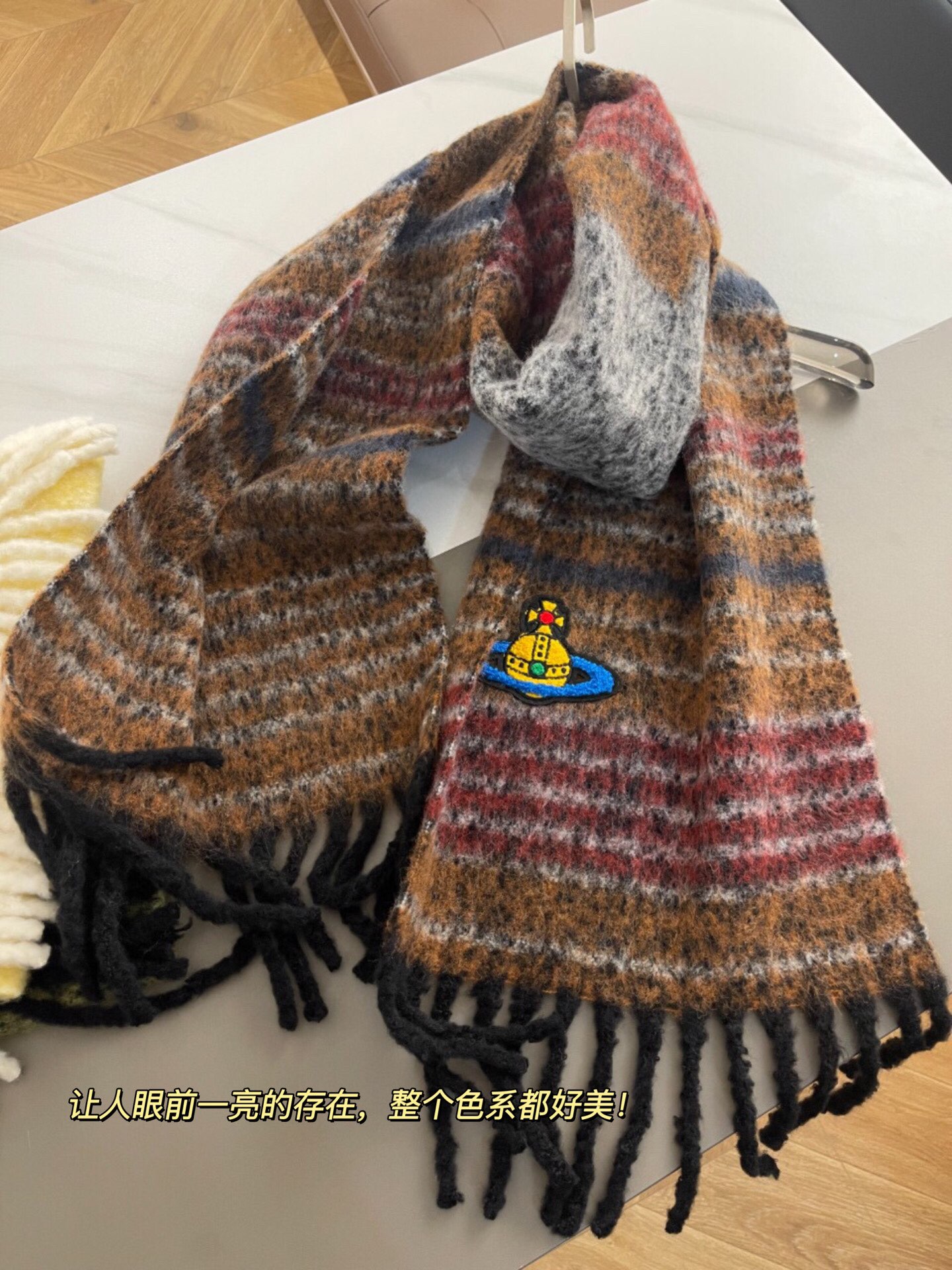 the bulk of a heavy shawl - Comprehensive 2