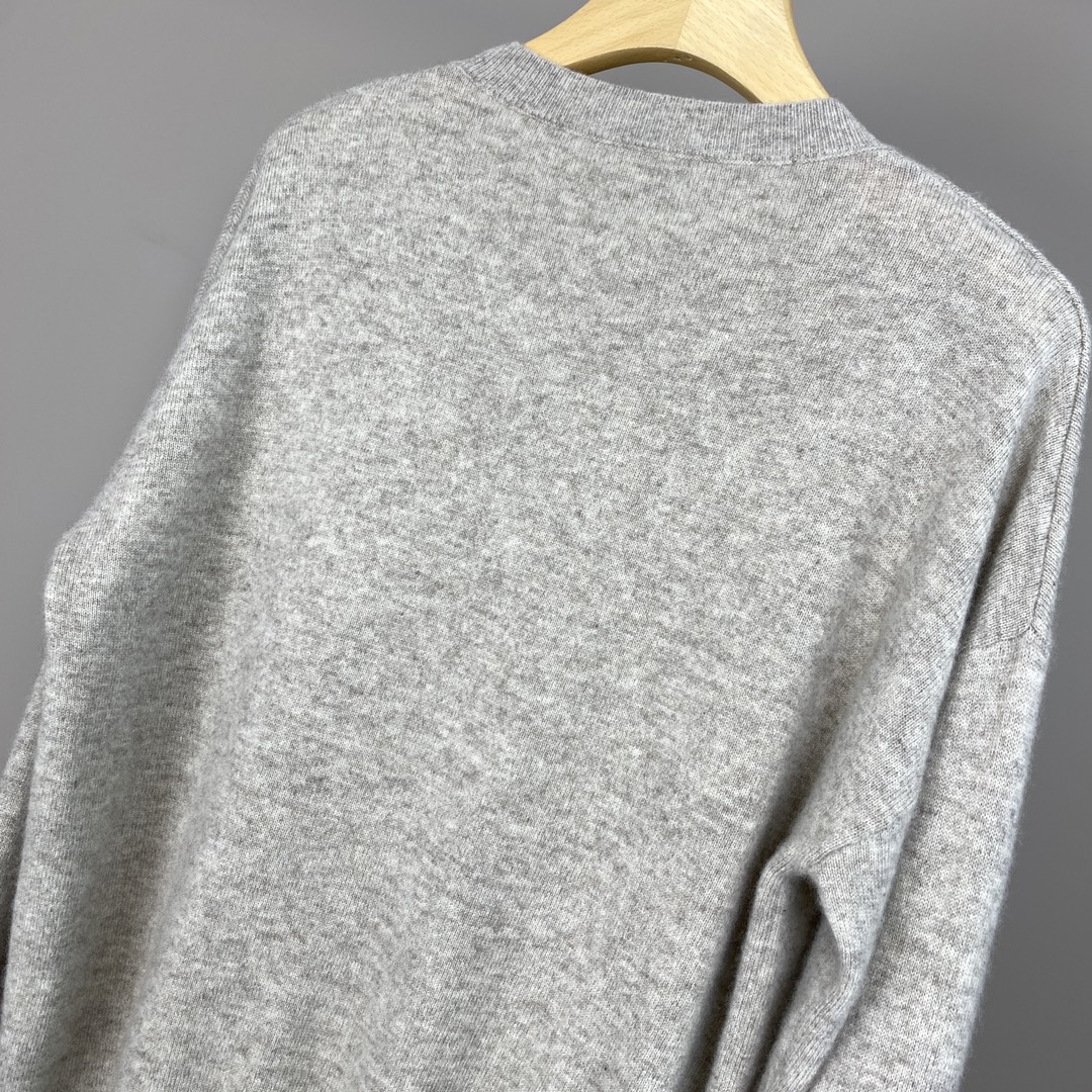 Elegant Women's Cashmere Sweater with Beaded Sequins Flower Design 8 i1722737698 9916 5