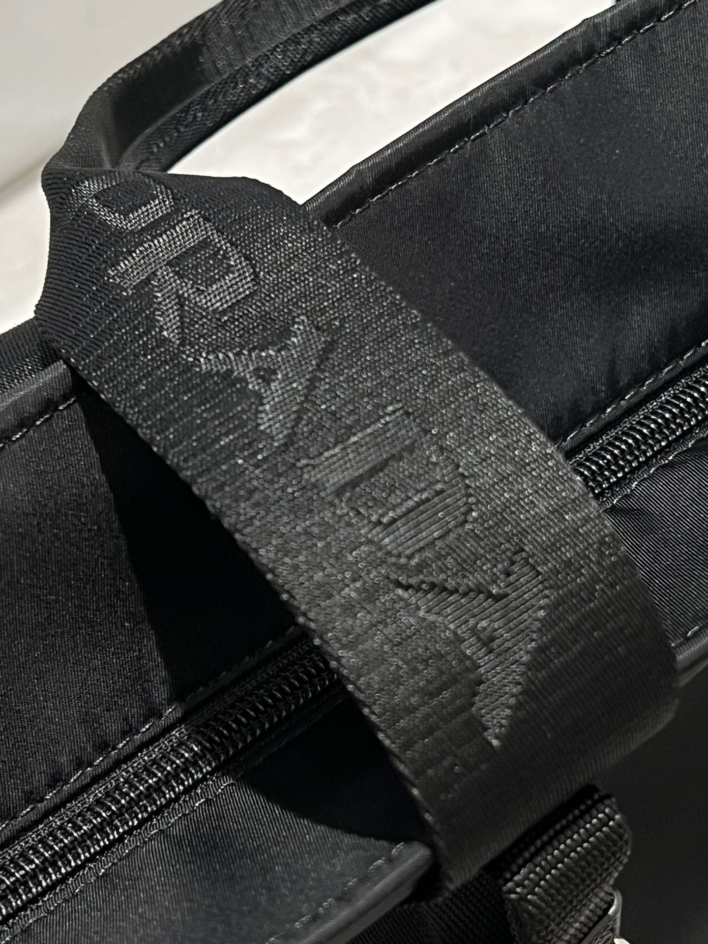 A classic top-handle tote bag designed for versatile functionality - Comprehensive 4
