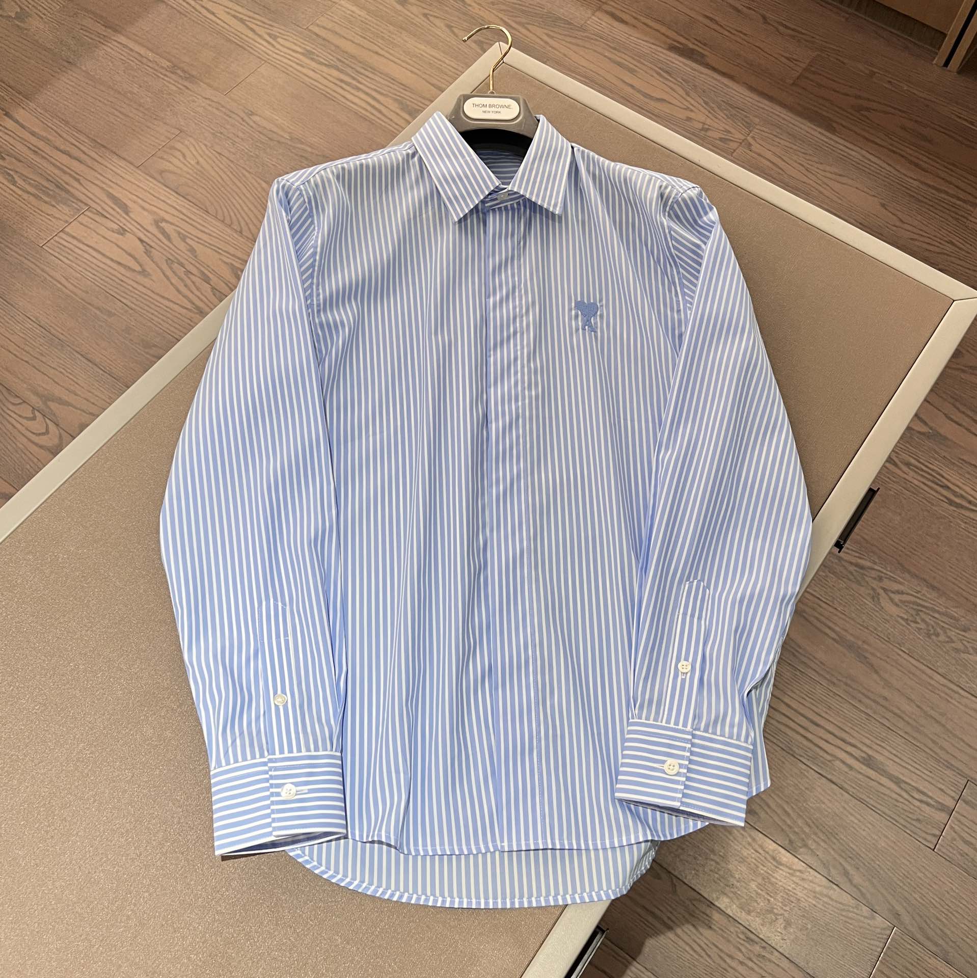 新款 AMI官网在售，专柜同款！经典条纹刺绣衬衫怎么穿都好看，衣很讲究品质，经典的款式每年都是爆款客供格