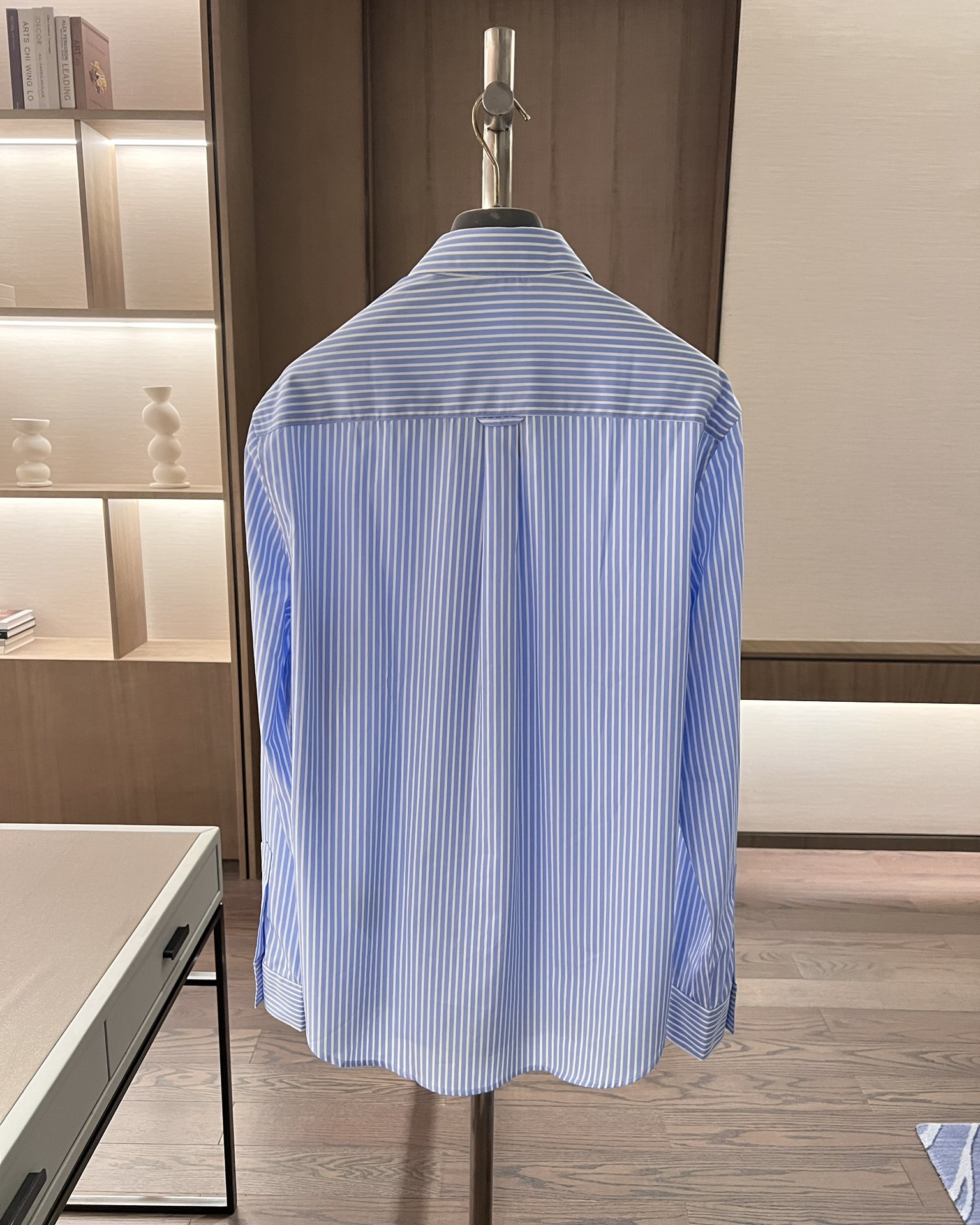 新款 AMI官网在售，专柜同款！经典条纹刺绣衬衫怎么穿都好看，衣很讲究品质，经典的款式每年都是爆款客供格