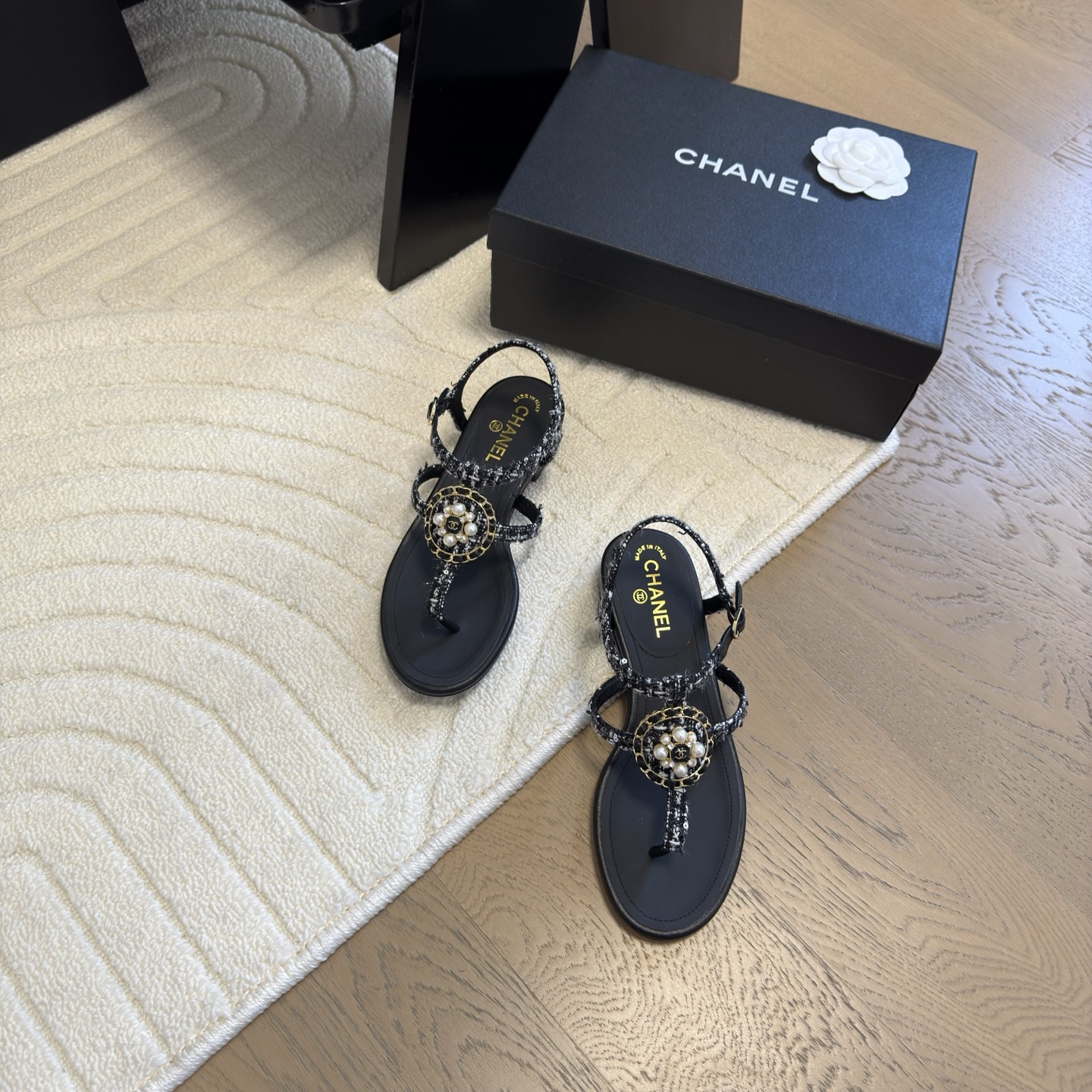 NO:166192,Chanel 25C classic one-strip sandals New woven fabric woven upper inner sheepskin original outsole Size:35-39 Other sizes customized, sandals, chanel, sandals, sheepskin19860909Chanel 25C经典一字带凉鞋 新编织面料 编织鞋面 内里羊皮 原版大底 Size:35-39 其他码数定做,凉鞋,chanel,sandals,sheepskin,Women's Shoes