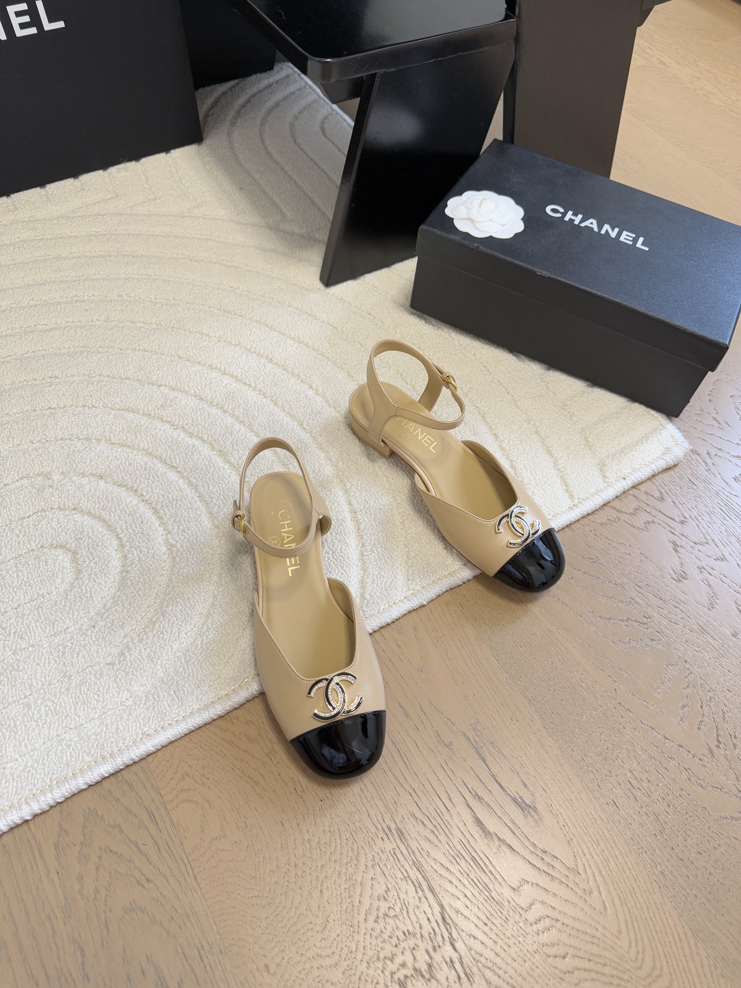 NO:230914,Chanel 25P early spring new high-end handicraftshop single shoes as always high-end version Classic layout Upper inner sheepskin genuine leather outsole Size: 35-39 Other sizes are set, single shoes Mary Jane, chanel, mary jane, sheepskin, Leather soles19860909Chanel 25P早春新款高级手工坊单鞋 一如既往的高版本 经典版面 鞋面内里羊皮 真皮大底 Size:35-39 其他码数定,单鞋玛丽珍,chanel,mary jane,sheepskin,Leather soles,Women's Shoes