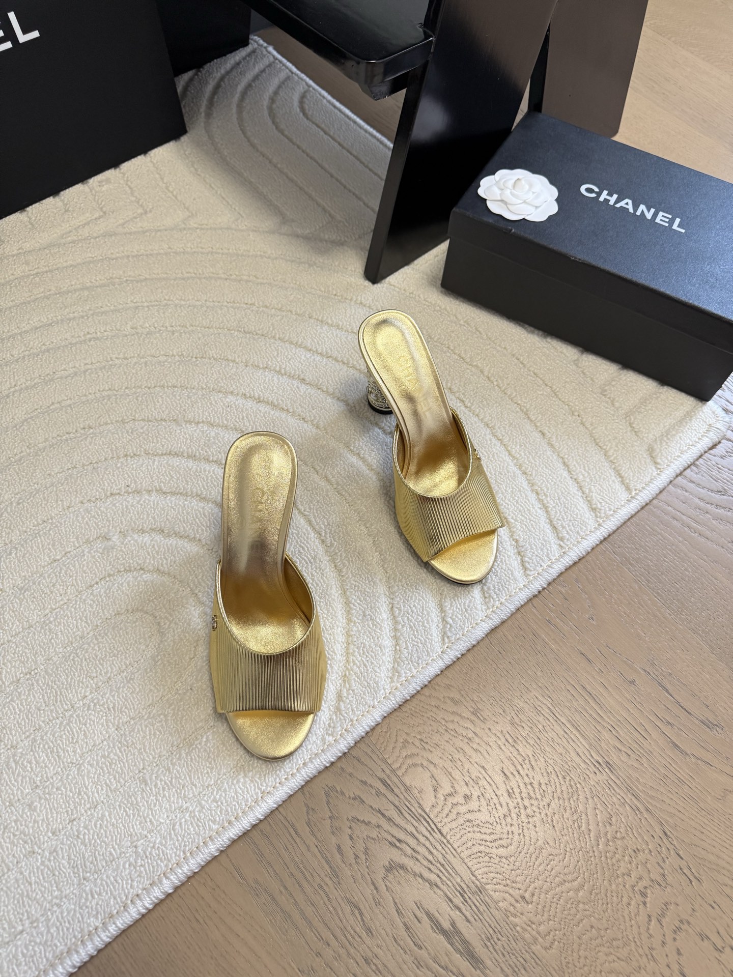 NO:230890,Chanel 25C new Mary Jane series, complete with all series, high quality running and price, upper inner sheepskin, genuine leather outsole, original mold opening heel, height 8cm Size: 35-39 Other sizes are fixed, slippers, chanel, mary jane, slippers, sheepskin, Leather soles19860909Chanel 25C新款玛丽珍系列 全系列做齐 高品质跑量价 鞋面内里羊皮 真皮大底 原版开模后跟 高度8cm Size:35-39 其他码数定,拖鞋,chanel,mary jane,slippers,sheepskin,Leather soles,Women's Shoes