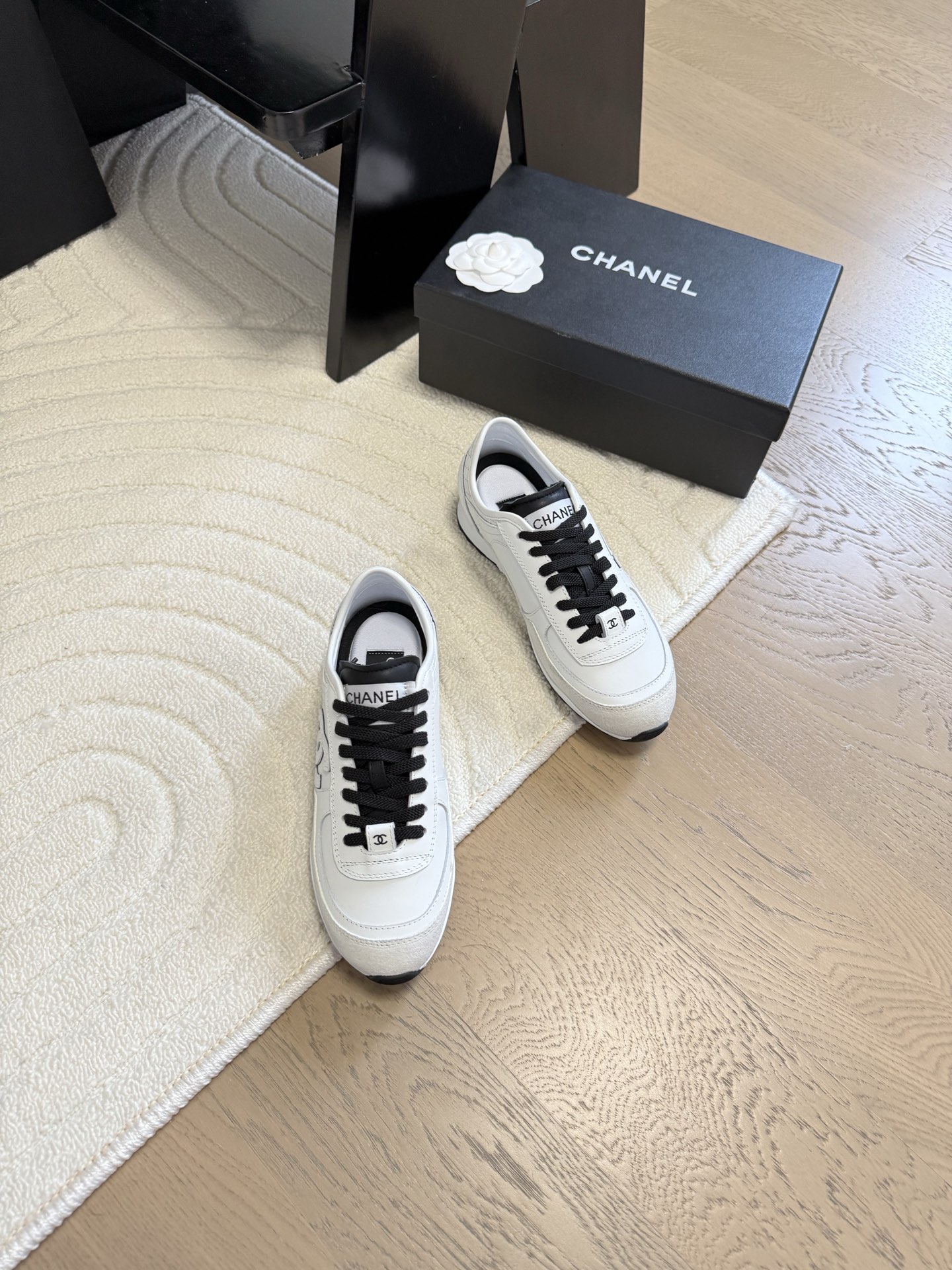 NO:230896,Chanel 25P new German training shoes, high-quality, lightweight, comfortable to wear Size: 35-40, casual shoes/sports shoes, chanel, sneakers19860909Chanel 25P新款德训鞋 高版本高品质 手感很轻盈 上脚舒服 Size:35-40,休闲鞋/运动鞋,chanel,sneakers,Women's Shoes