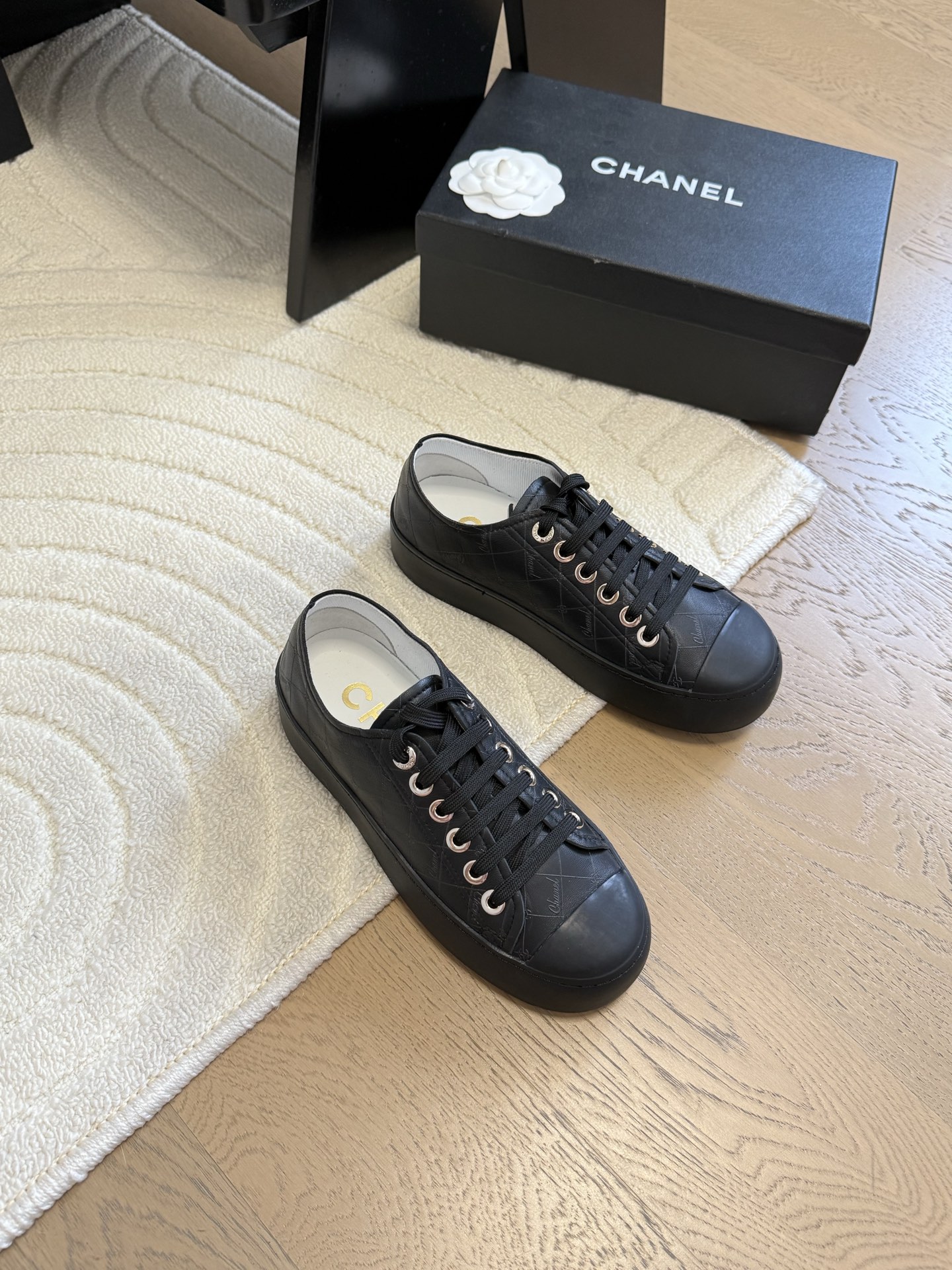 NO:424463,Chanel 25C new big-headed biscuit shoes, original development top version, authentic upper, consistent inner sheepskin, TPU outsole, non-ordinary version, rubber outsole Size: 35-39 Other sizes customized, casual shoes/sports shoes, chanel, sneakers, sheepskin19860909Chanel 25C新款大头饼干鞋 原版开发顶级版本 鞋面正品一致 内里羊皮 TPU大底 非普通版本橡胶大底 Size:35-39 其他码数定做,休闲鞋/运动鞋,chanel,sneakers,sheepskin,Women's Shoes