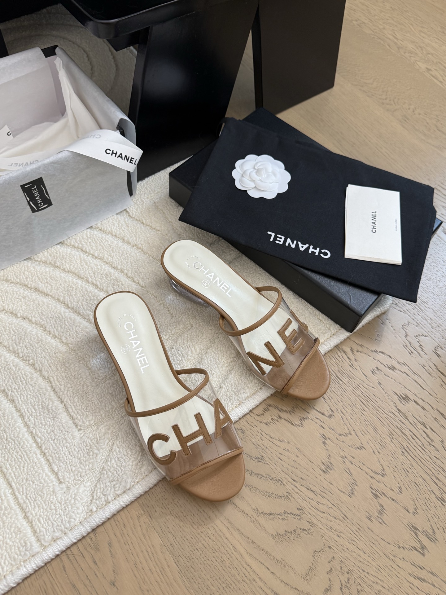 NO:246809,Chanel 25C new fish-mouthed heel shoes, top-quality pair of products!  All colors are available in my home!  Imported mesh on the upper, sheepskin inside the footrest, original hardware buckle. All equipped with top-grade packaging for the counter!  Size:35-39 Other sizes customization, slippers, chanel, slippers, sheepskin19860909Chanel 25C新款鱼嘴粗跟鞋 顶级对版货！ 所有的颜色我家都有！ 鞋面进口网料,垫脚内里羊皮,原版五金扣. 均配专柜顶级包装！ Size:35-39 其它码数定做,拖鞋,chanel,slippers,sheepskin,Women's Shoes