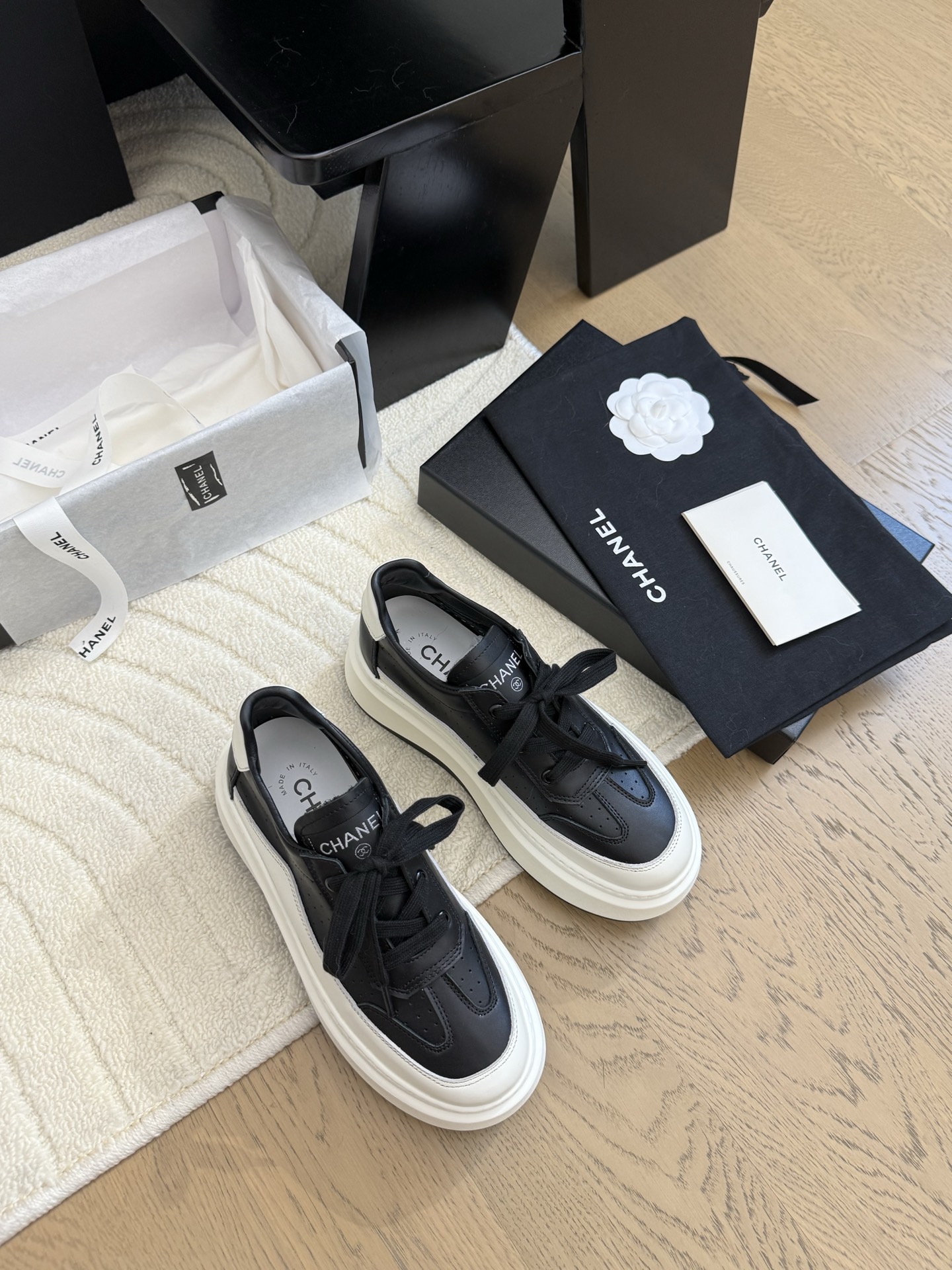 NO:408914,Chanel 25C new panda sneakers, new models are on sale first!  Latest color matching Top version Upper cowhide inner sheepskin Original outsole Size 35-41 Customized non-return and exchange, casual shoes/sports shoes, chanel, sneakers, cowhide, sheepskin19860909Chanel 25C新款熊猫运动鞋 新款抢先发售！ 最新配色 顶级版本 鞋面牛皮 内里羊皮 原版大底 码数35-41 定制不退换,休闲鞋/运动鞋,chanel,sneakers,cowhide,sheepskin,Women's Shoes