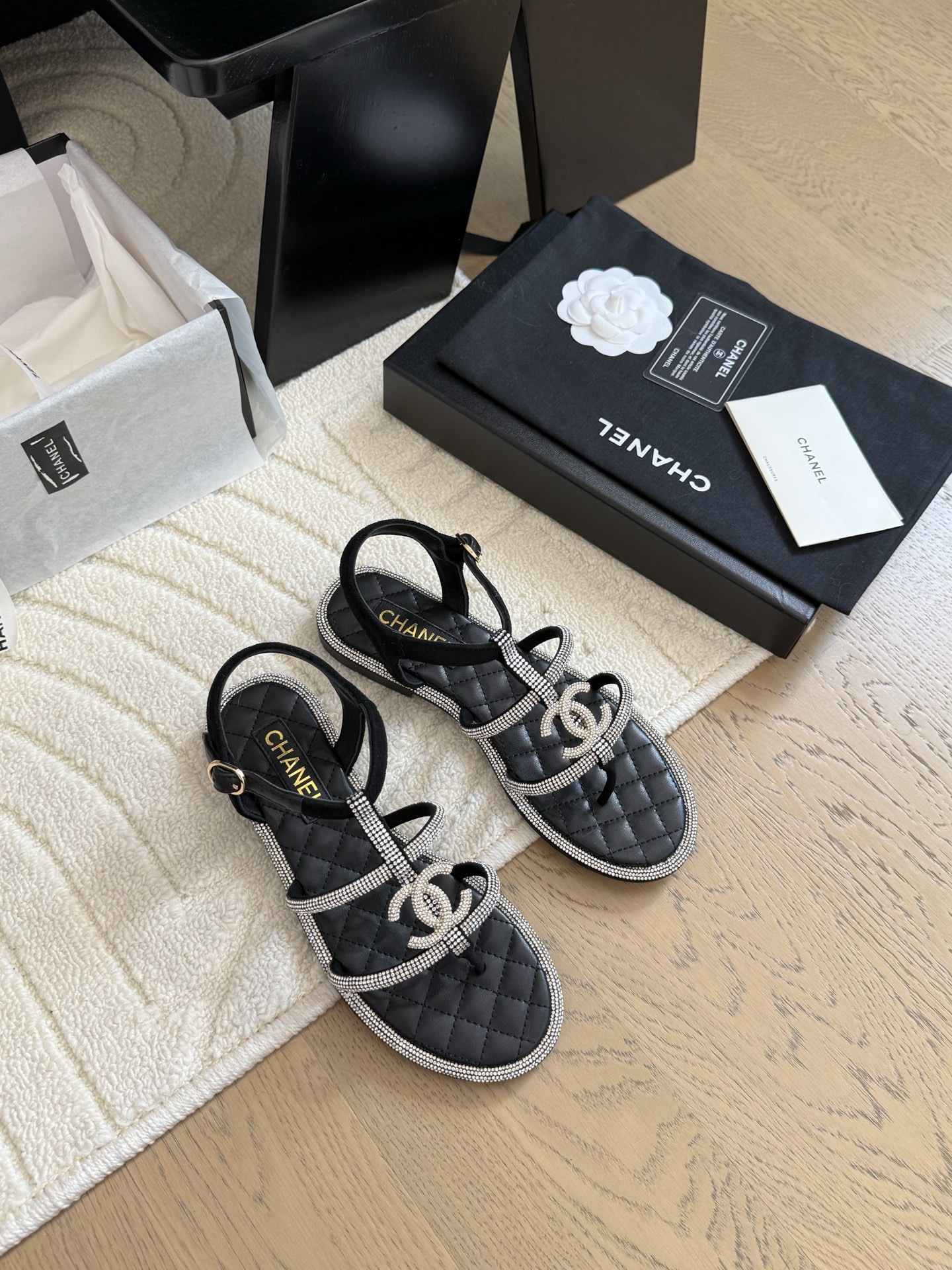 NO:392777,Chanel 25C classic one-strip sandals New woven fabric woven upper inner sheepskin original outsole Size:35-39 Other sizes customized, sandals, chanel, sandals, sheepskin19860909Chanel 25C经典一字带凉鞋 新编织面料 编织鞋面 内里羊皮 原版大底 Size:35-39 其他码数定做,凉鞋,chanel,sandals,sheepskin,Women's Shoes