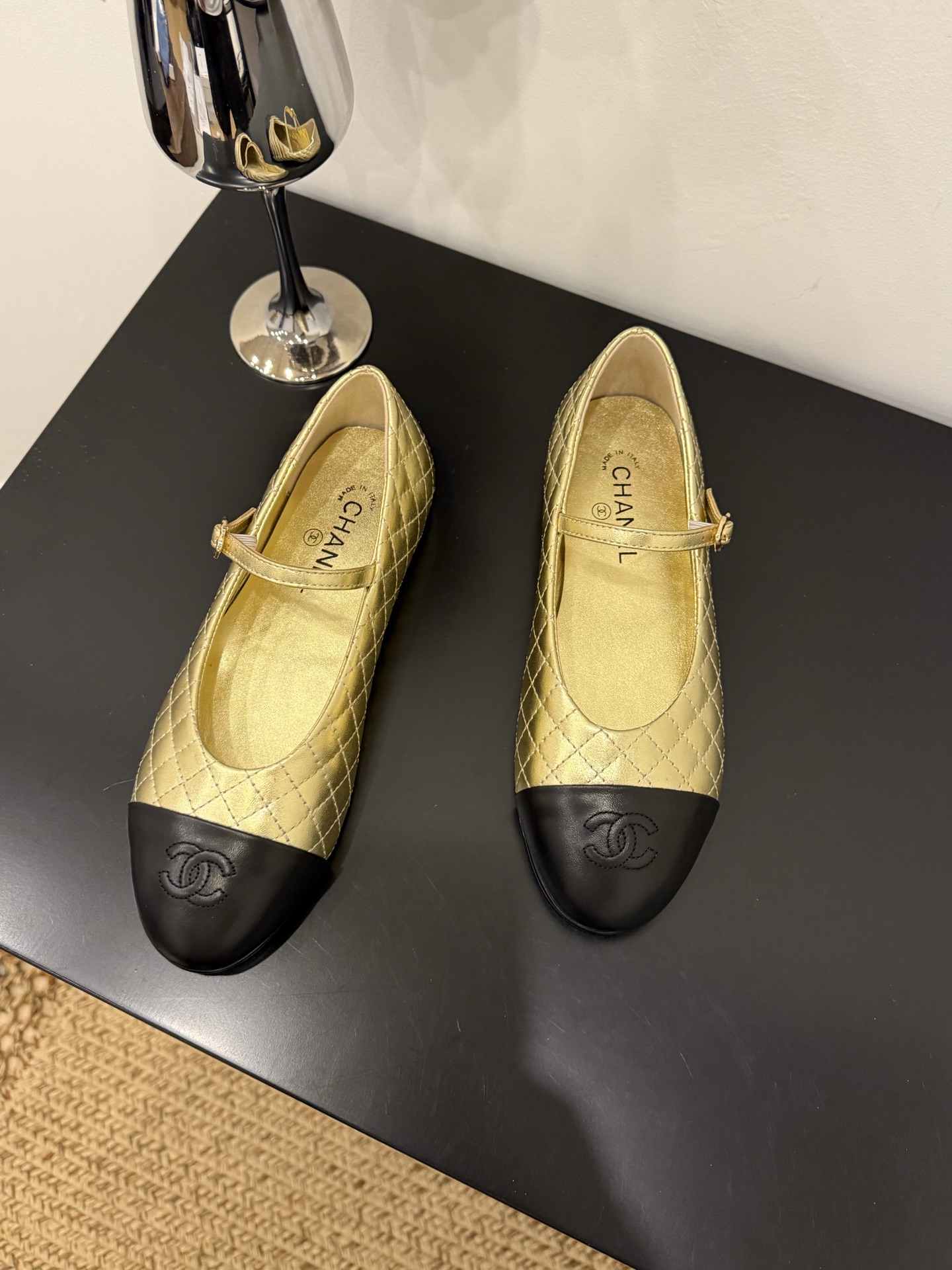 NO:409225,[Spot sale] *25 Counter [authentic grade] version!  !  Official catalog Numbers of codes 35, 36, 37, 38, 39 (34/40/41 Custom made and communicate with customer service) are equipped with genuine Italian packaging and single shoes19860909【现货发售】 *25 专柜【正品级】版本！！ 官方目录 码数35、36、37、38、39 (34/40/41 需要定做跟客服♂沟通) 均配有意大利正品包装,单鞋,Women's Shoes