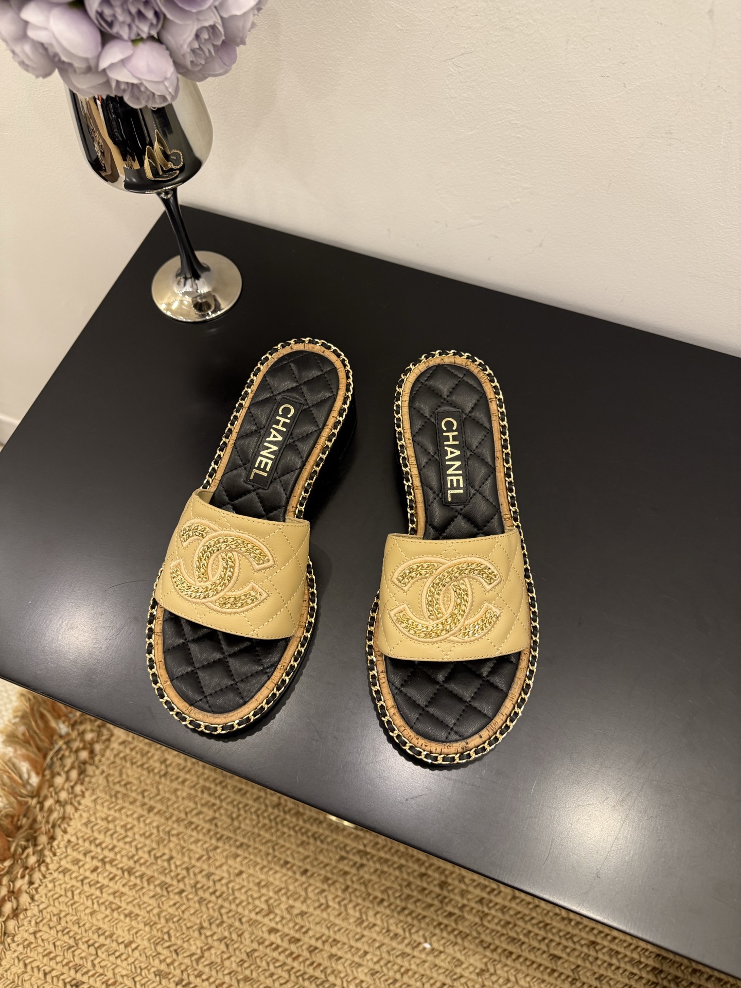 NO:409197,[Spot sale] *25 Counter [authentic grade] version!  !  Official catalog Numbers of codes 35, 36, 37, 38, 39 (34/40/41 Custom made to communicate with customer service) are equipped with genuine Italian packaging, slippers, sandals, sandals, slippers19860909【现货发售】 *25 专柜【正品级】版本！！ 官方目录 码数35、36、37、38、39 (34/40/41 需要定做跟客服♂沟通) 均配有意大利正品包装,拖鞋凉鞋,sandals,slippers,Women's Shoes