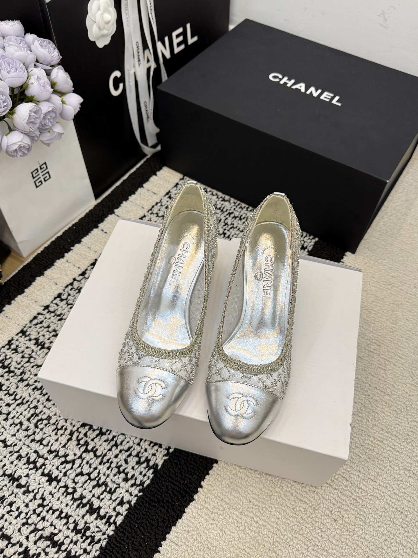 NO:759415,[On sale now] *26 counter [authentic grade] version!  !  Official catalog code numbers 35, 36, 37, 38, 39 (34/40/41 need to be customized and communicate with customer service), all equipped with Italian authentic packaging, single shoes19860909【现货发售】 *26 专柜【正品级】版本！！ 官方目录 码数35、36、37、38、39 (34/40/41 需要定做跟客服♂沟通) 均配有意大利正品包装,单鞋,Women's Shoes