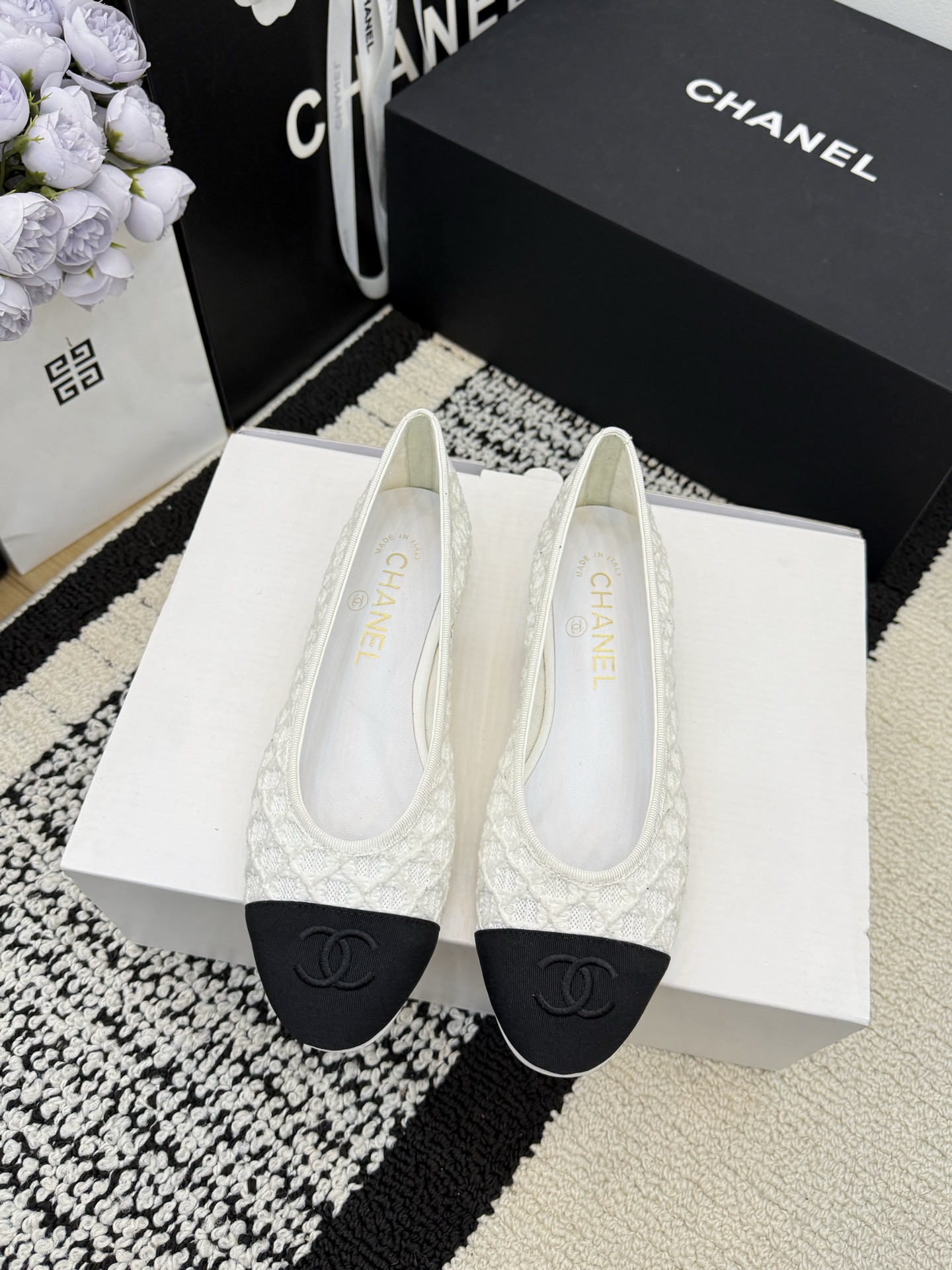 NO:680128,[On sale now] *26 counter [authentic grade] version!  !  Official catalog code numbers 35, 36, 37, 38, 39 (34/40/41 need to be customized and communicate with customer service), all equipped with Italian authentic packaging, single shoes19860909【现货发售】 *26 专柜【正品级】版本！！ 官方目录 码数35、36、37、38、39 (34/40/41 需要定做跟客服♂沟通) 均配有意大利正品包装,单鞋,Women's Shoes