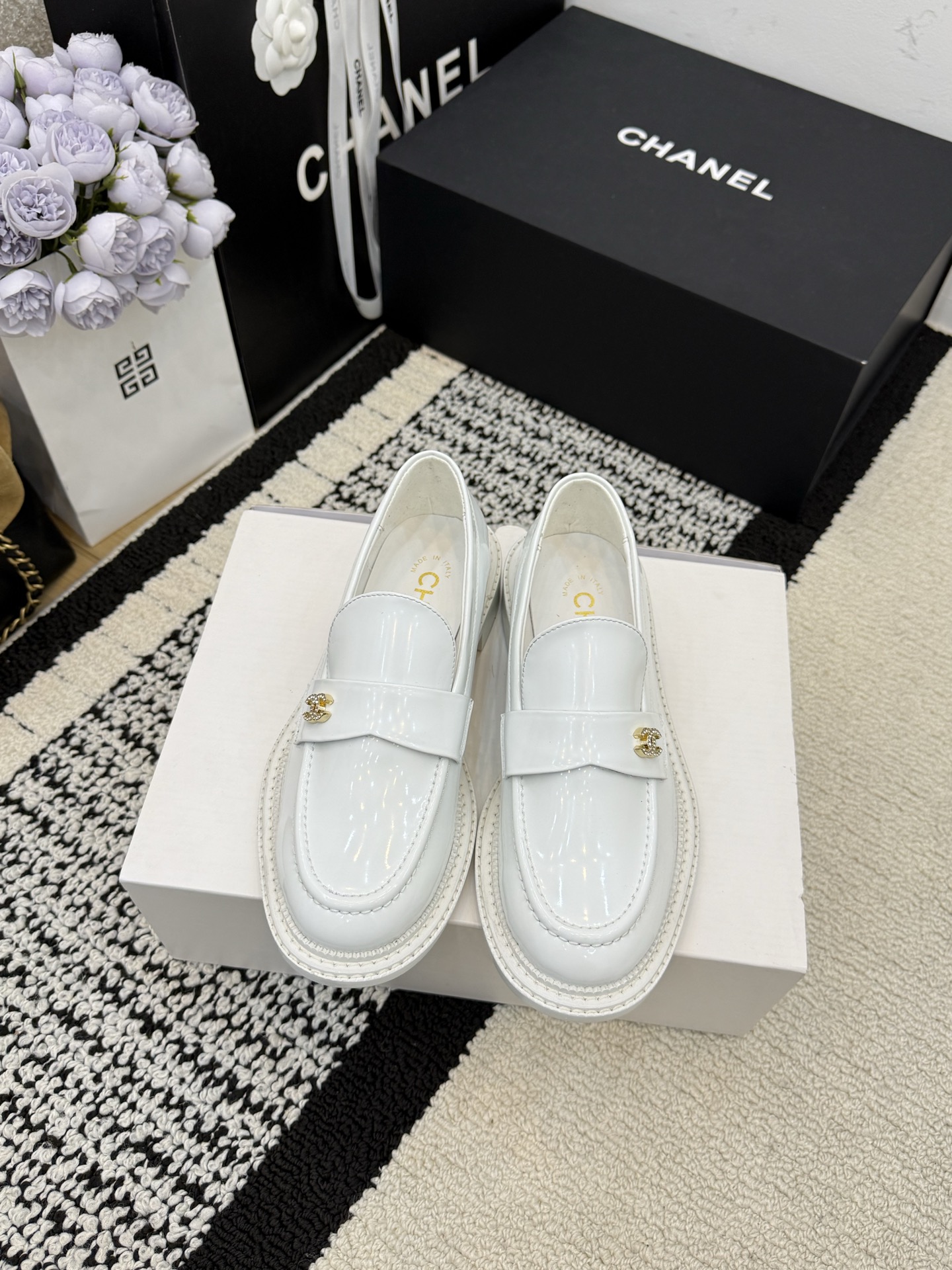 NO:707466,[On sale now] *26 counter [authentic grade] version!  !  Official catalog code numbers 35, 36, 37, 38, 39 (34/40/41 need to be customized and communicate with customer service), all equipped with Italian authentic packaging, loafers, loafers19860909【现货发售】 *26 专柜【正品级】版本！！ 官方目录 码数35、36、37、38、39 (34/40/41 需要定做跟客服♂沟通)  均配有意大利正品包装,乐福鞋,loafers,Women's Shoes