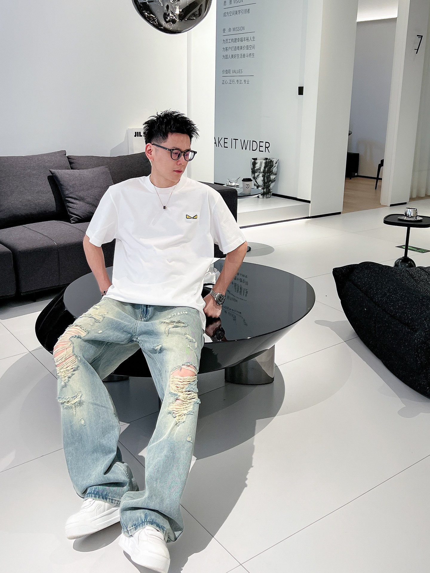 Fend*🆕 25/ss春夏新款棉质圆领短袖T恤 胸前经典小眼睛👀标识 顶级丝光棉面料定制 标准版型黑 