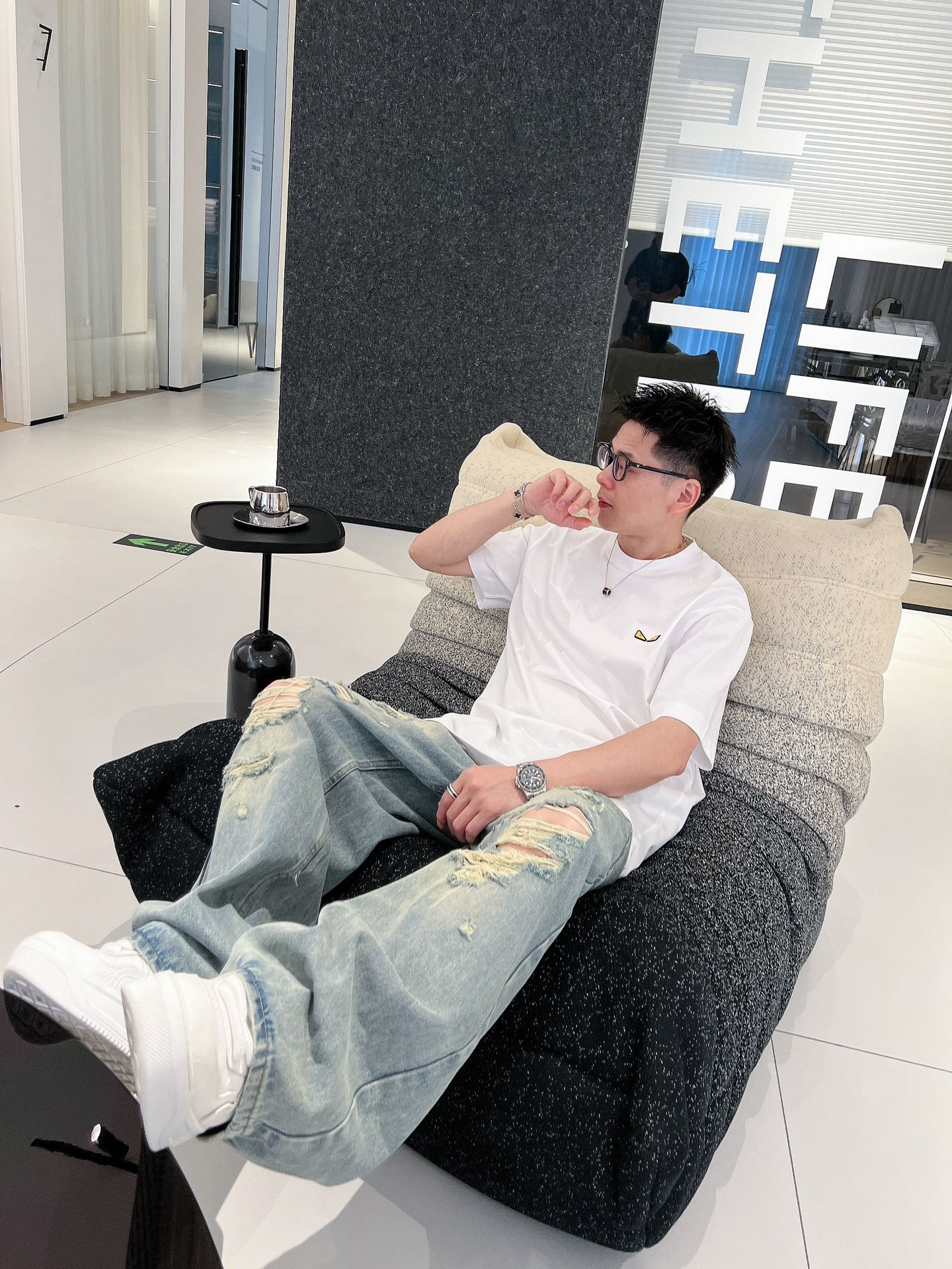 Fend*🆕 25/ss春夏新款棉质圆领短袖T恤 胸前经典小眼睛👀标识 顶级丝光棉面料定制 标准版型黑 