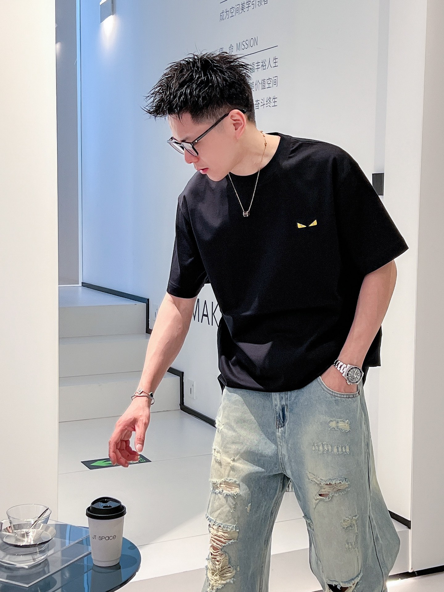 Fend*🆕 25/ss春夏新款棉质圆领短袖T恤 胸前经典小眼睛👀标识 顶级丝光棉面料定制 标准版型黑 