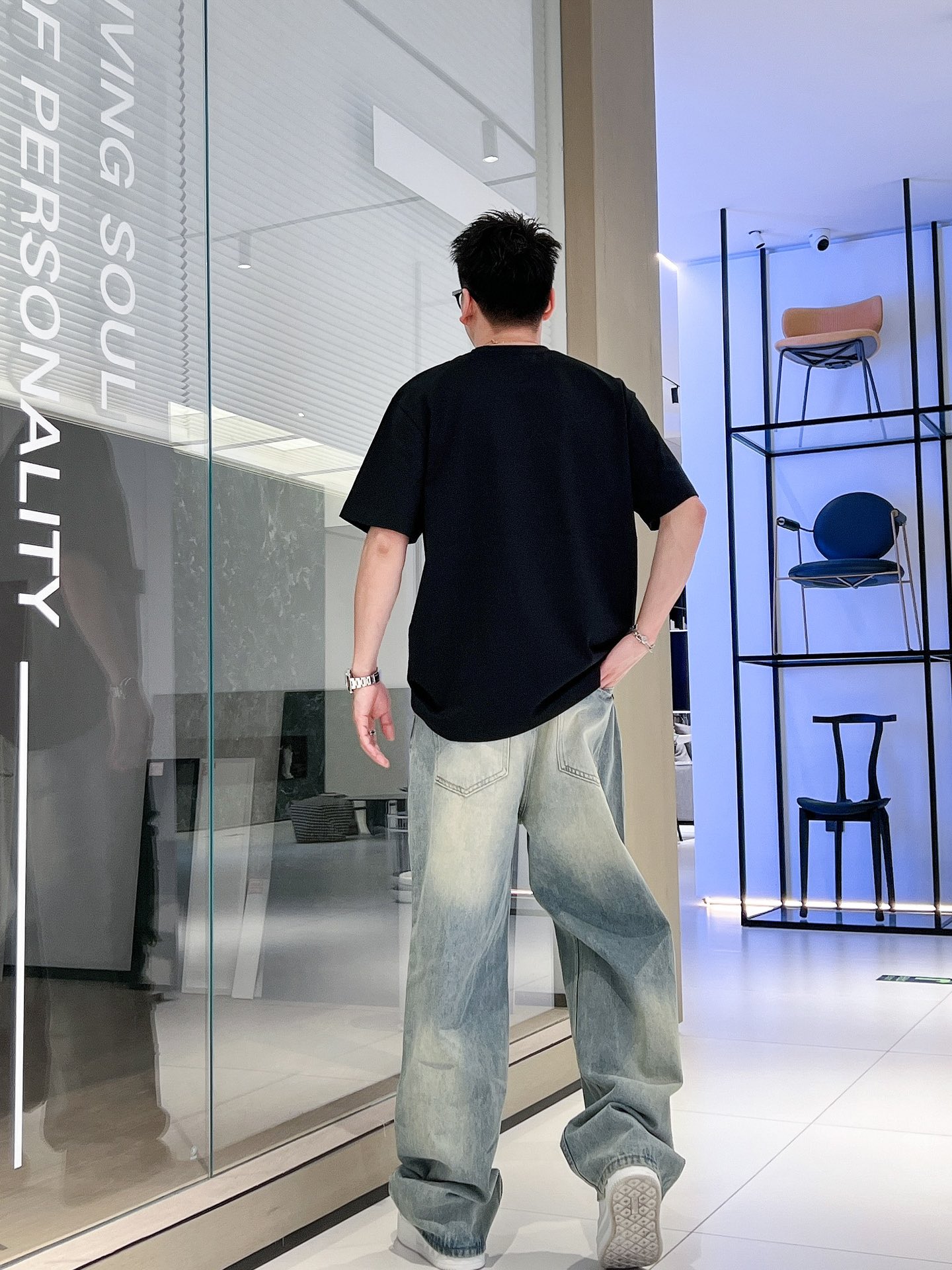 Fend*🆕 25/ss春夏新款棉质圆领短袖T恤 胸前经典小眼睛👀标识 顶级丝光棉面料定制 标准版型黑 